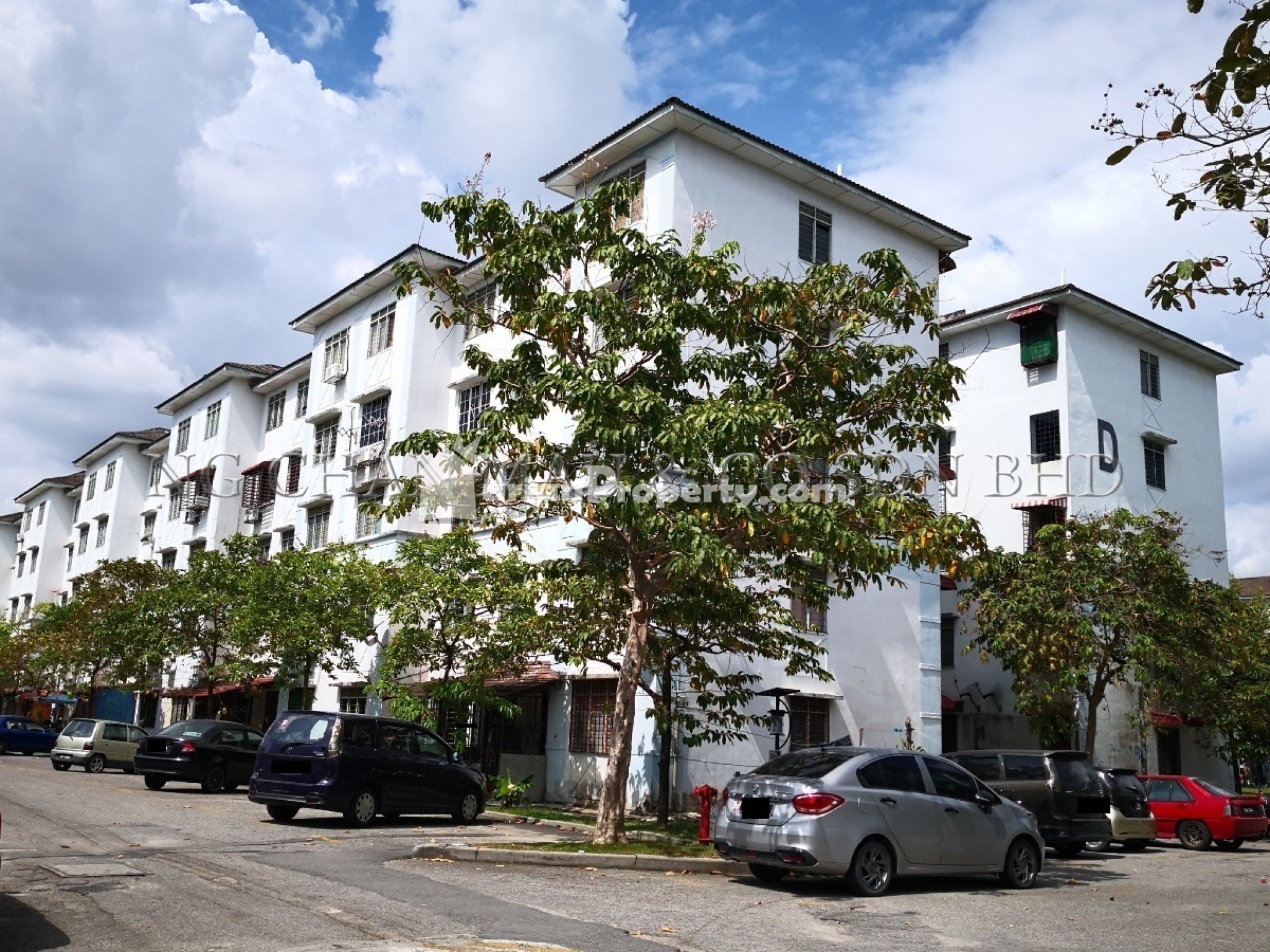 Apartment For Auction at Dahlia Apartment