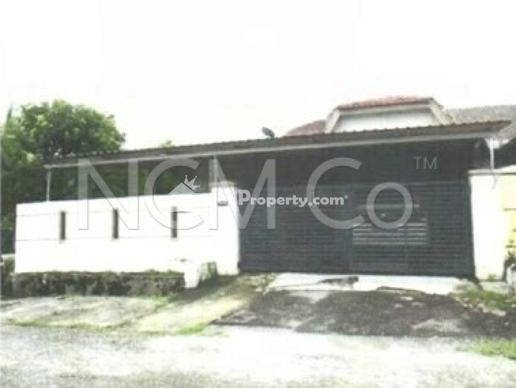 Terrace House For Auction at Taman Universiti