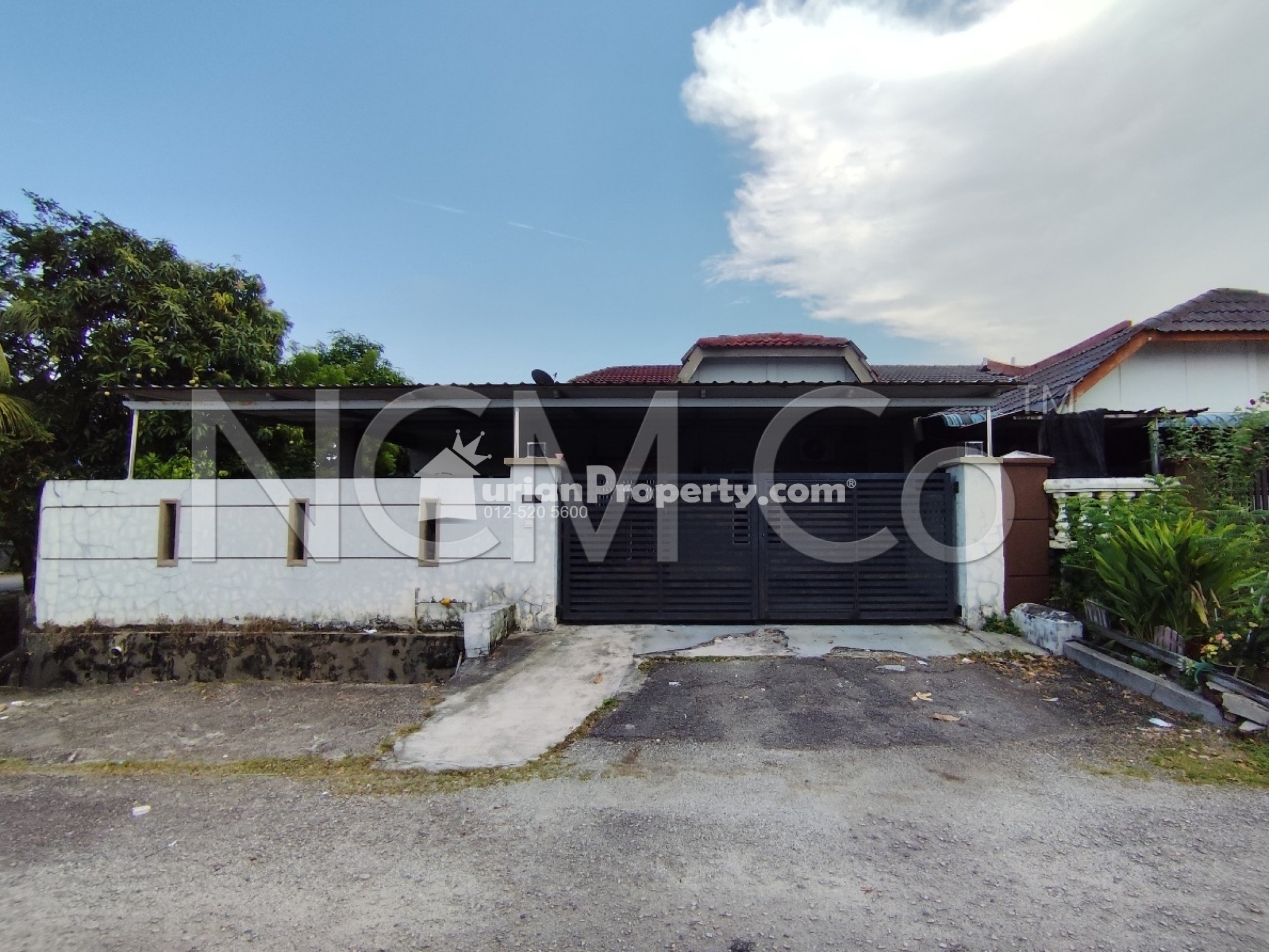 Terrace House For Auction at Taman Universiti