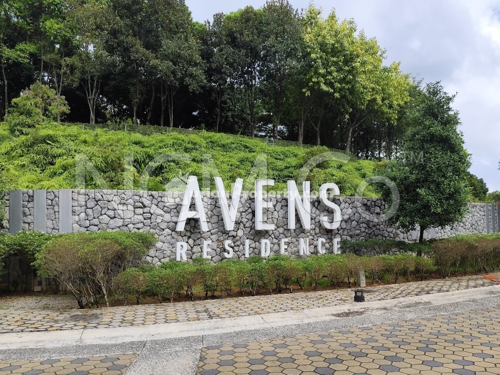 Terrace House For Auction at Avens Residence