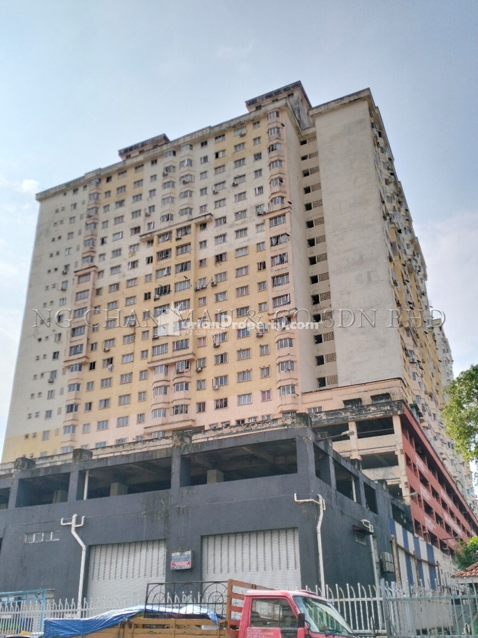 Serviced Residence For Auction at Serdang Skyvillas