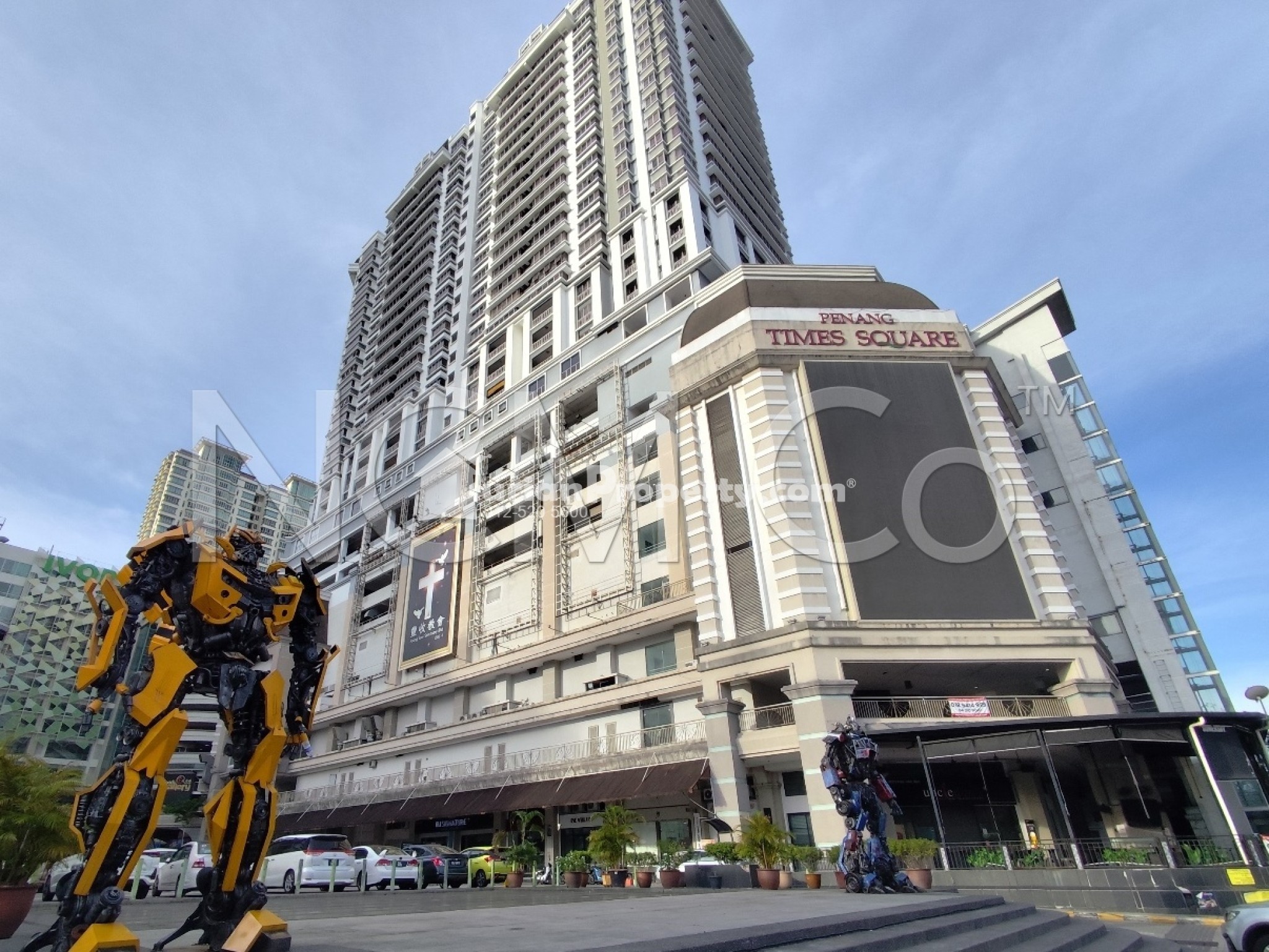 Shop For Auction at Birch The Plaza