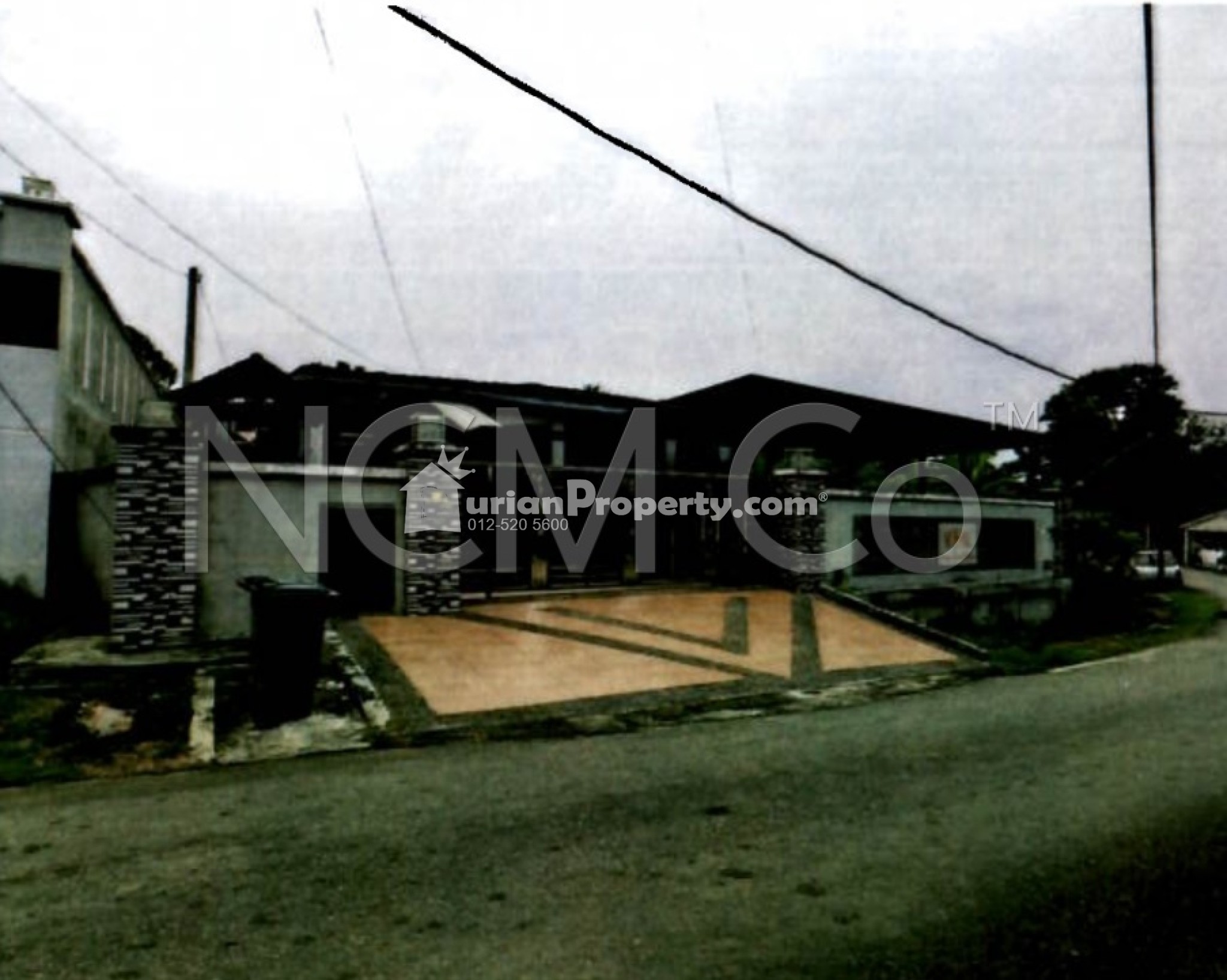 Bungalow House For Auction at Taman Majidee