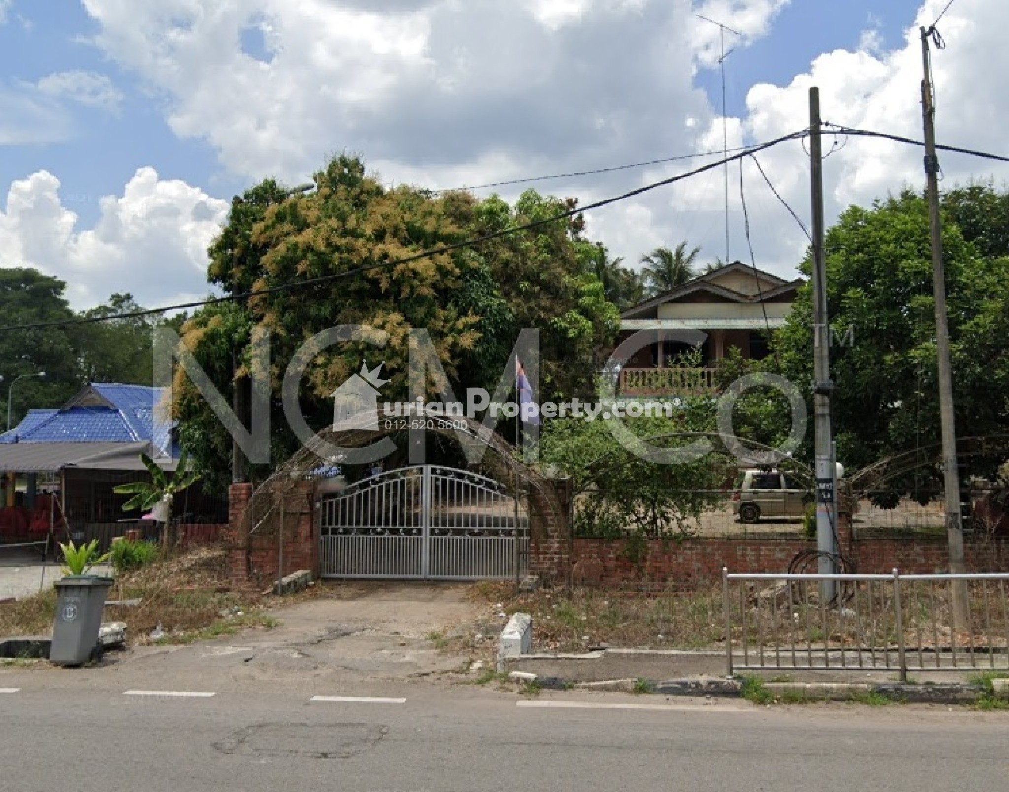 Bungalow House For Auction at Yong Peng