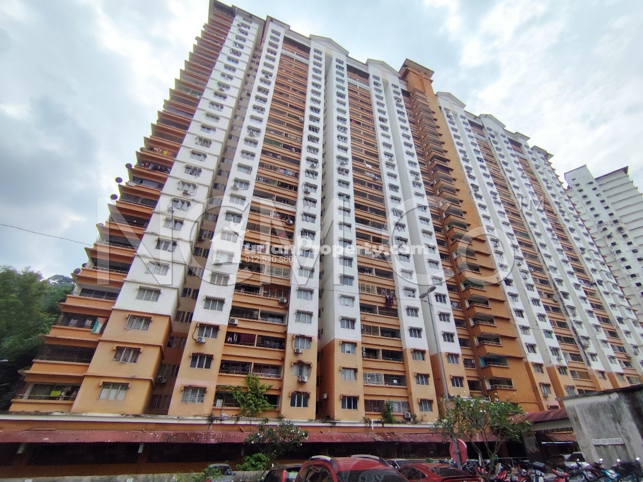 Apartment For Auction at Flora Damansara Apartment