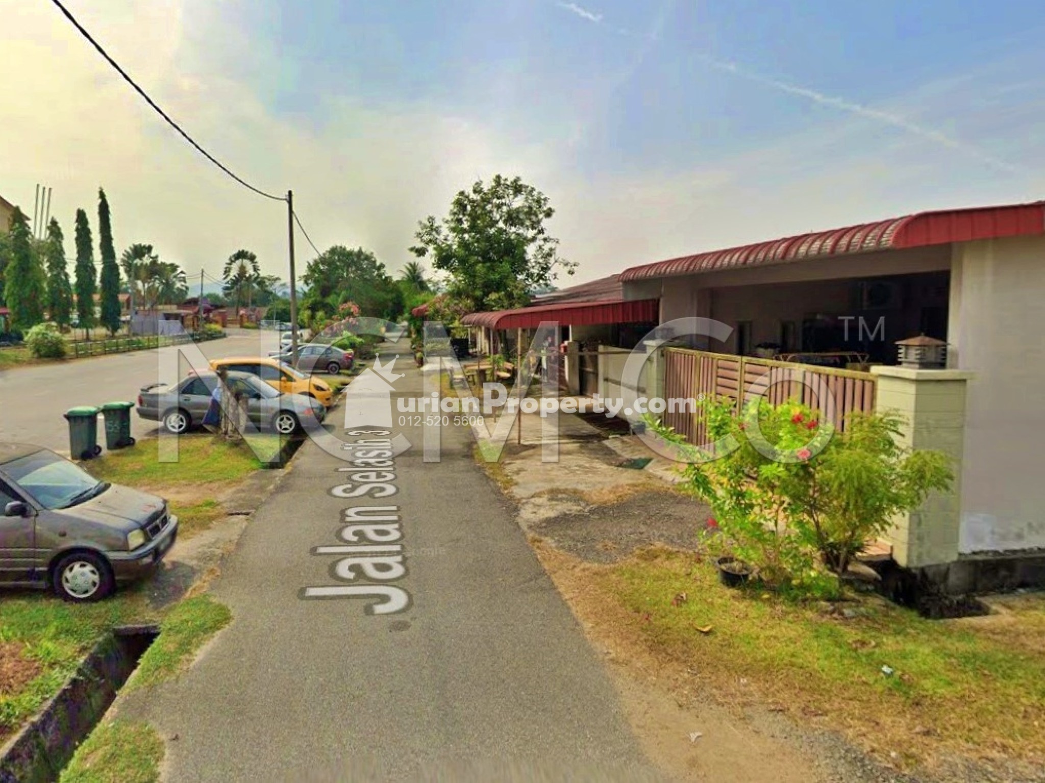 Terrace House For Auction at Taman Selasih