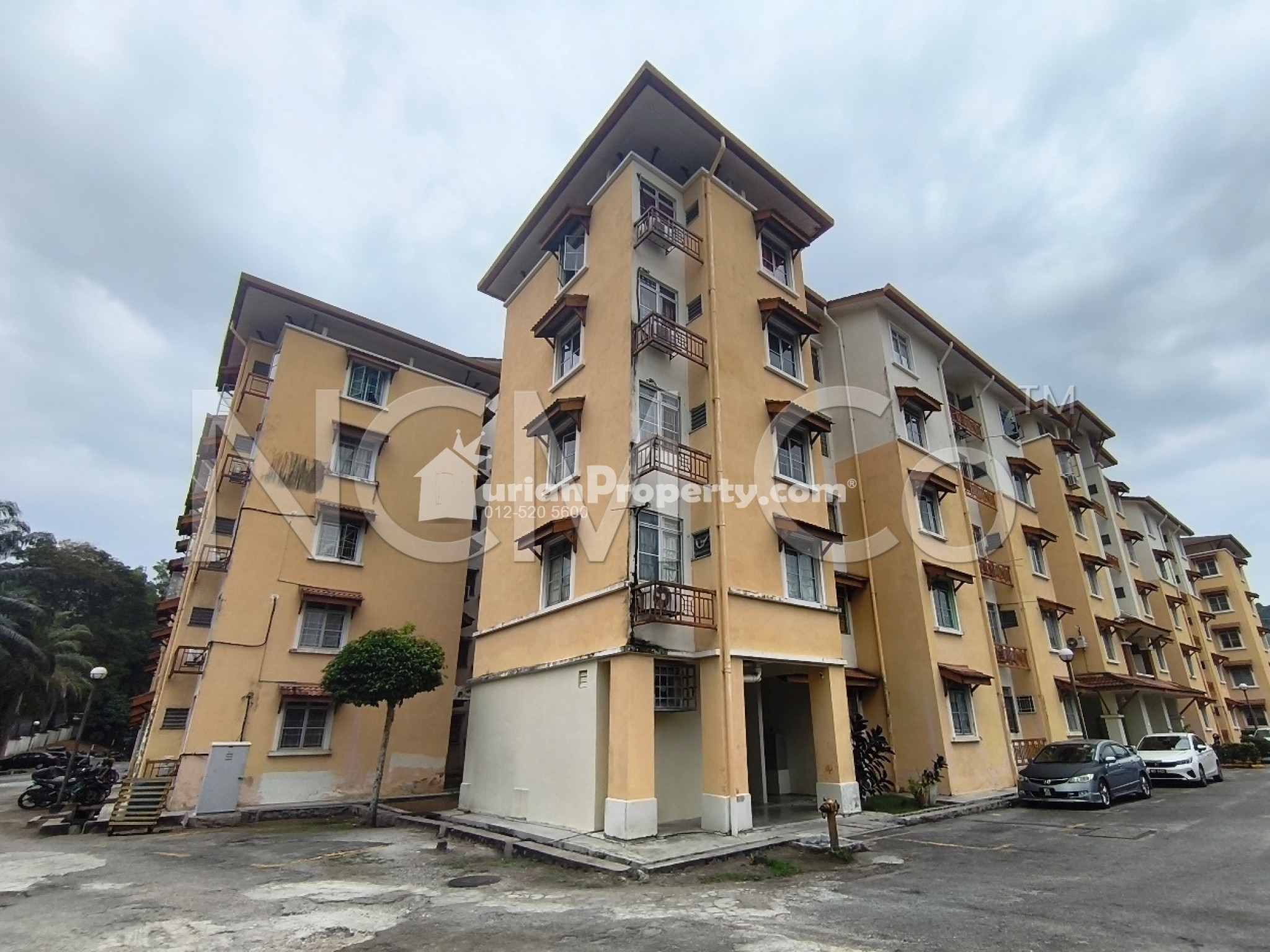 Apartment For Auction at Semarak Apartment