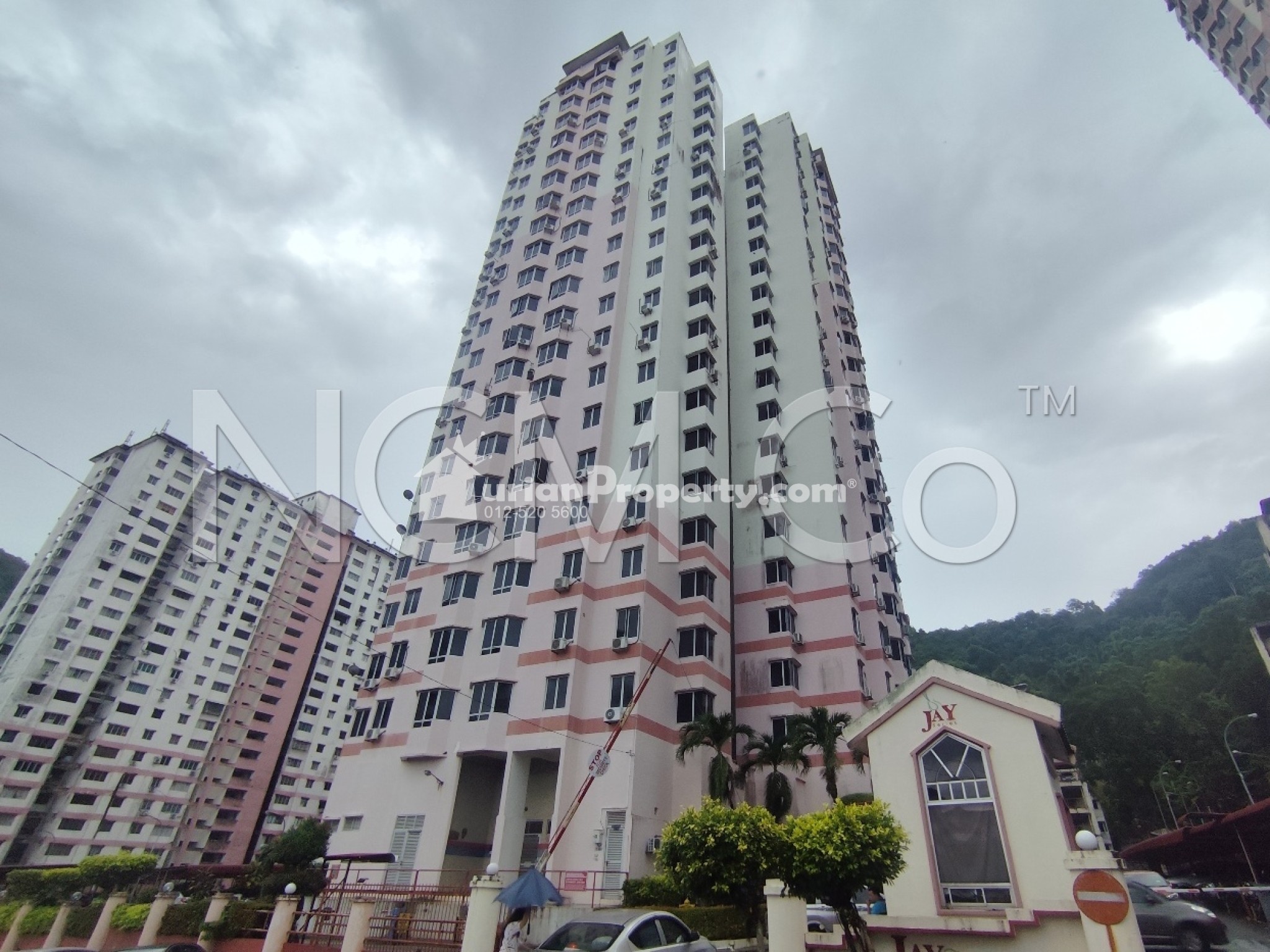 Apartment For Auction at Greenlane Heights