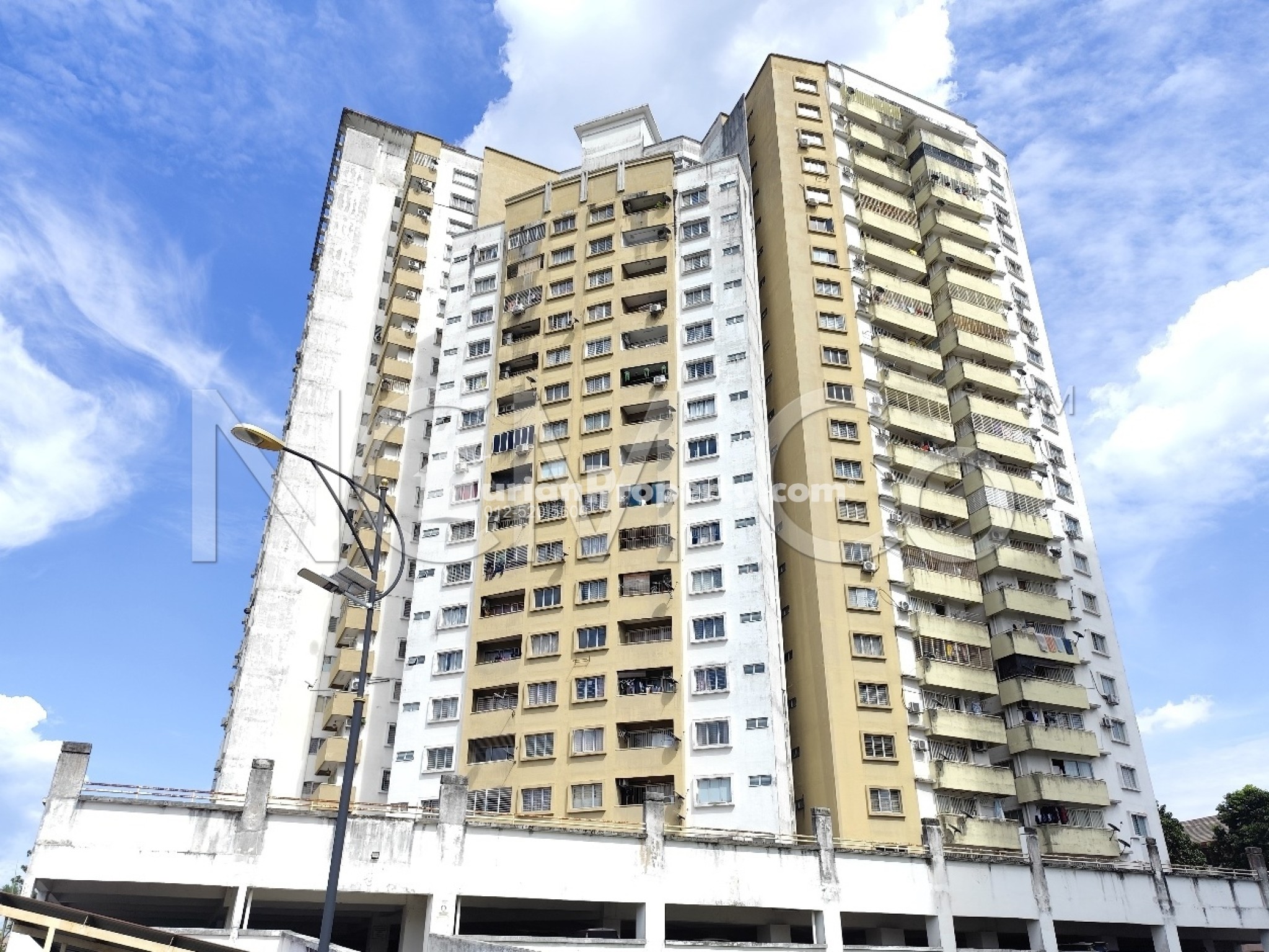 Condo For Auction at Magna Ville