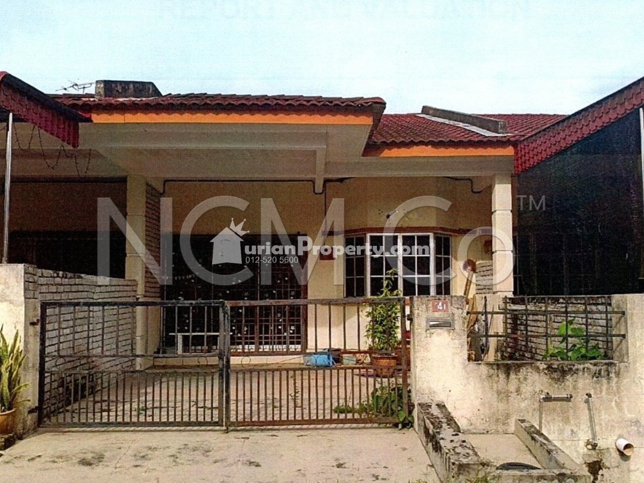 Terrace House For Auction at Kuala Kangsar