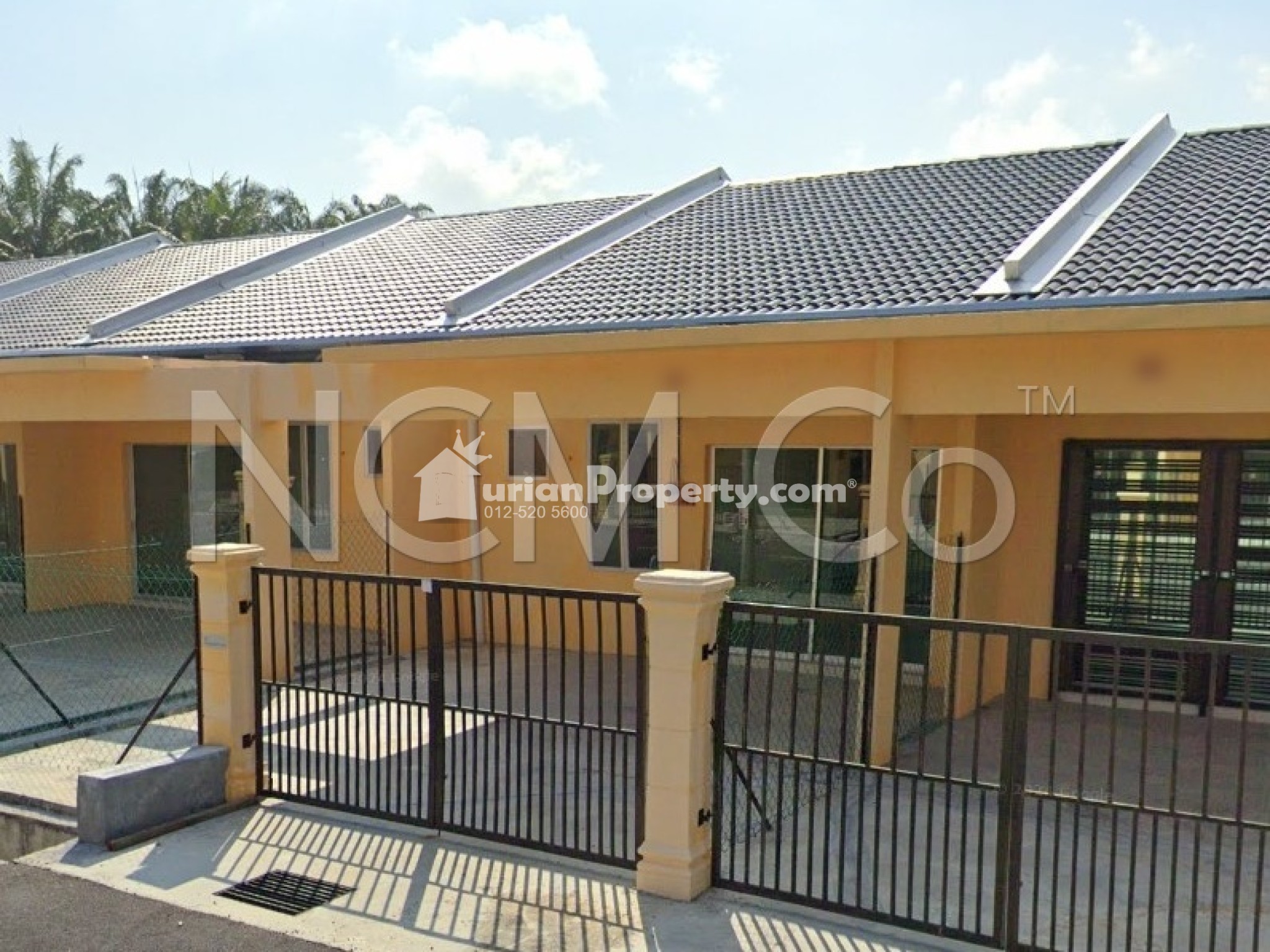 Terrace House For Auction at Sitiawan