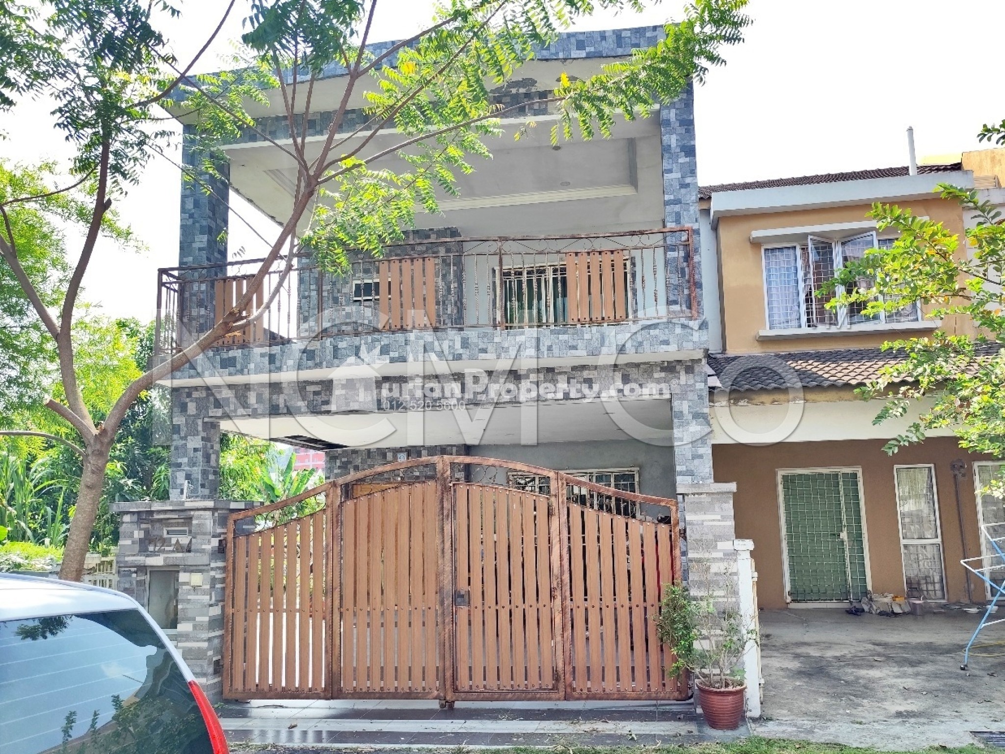Terrace House For Auction at Villa Laksamana