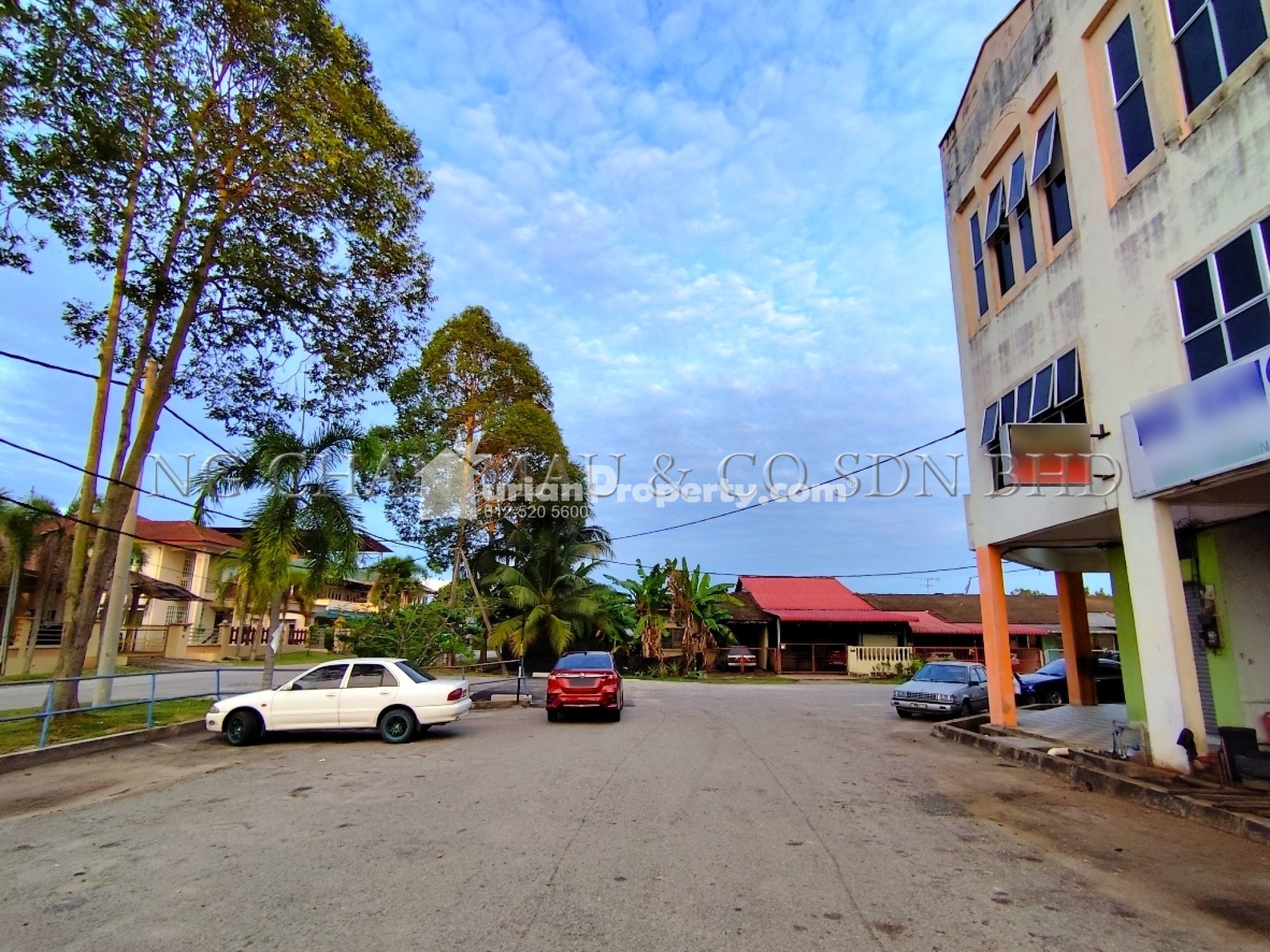 Shop Office For Auction at Taman Dindings