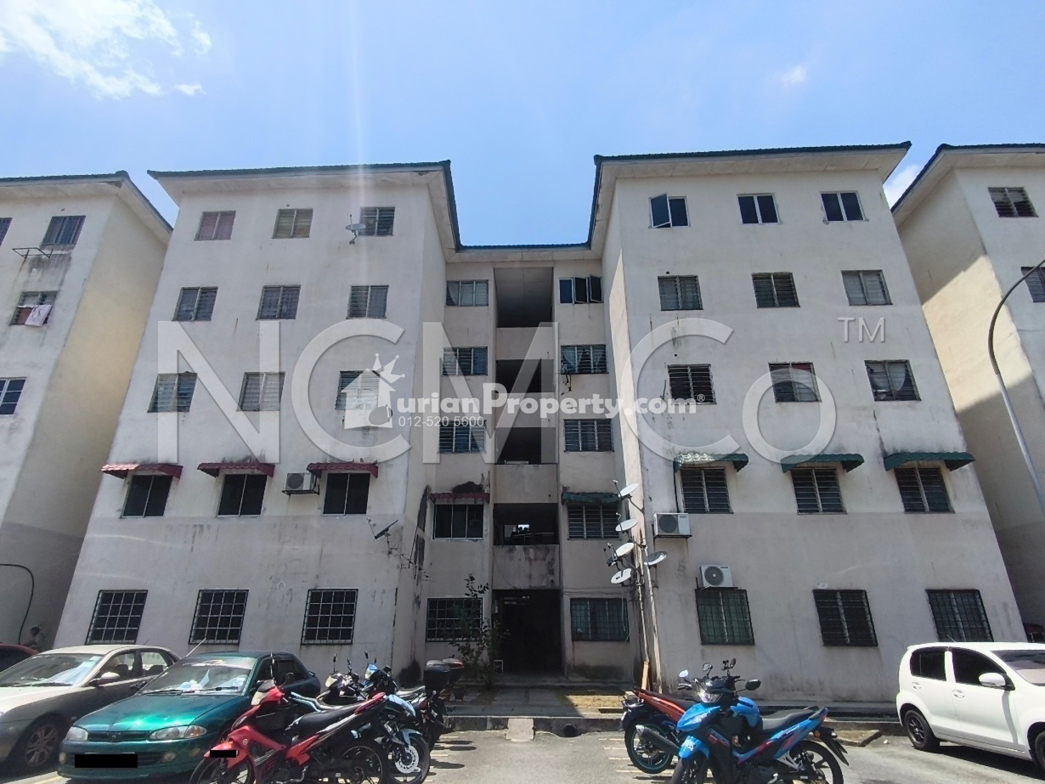 Flat For Auction at Puchong Utama Court 1