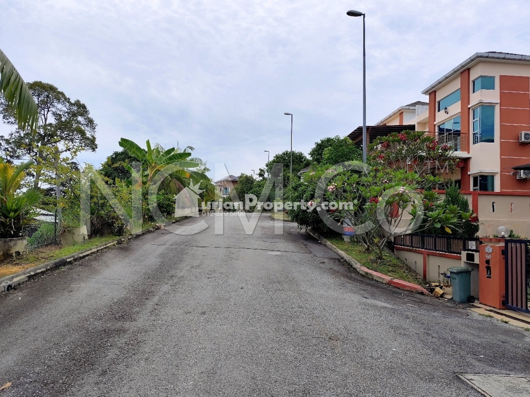 Semi D For Auction at Tiara Heights
