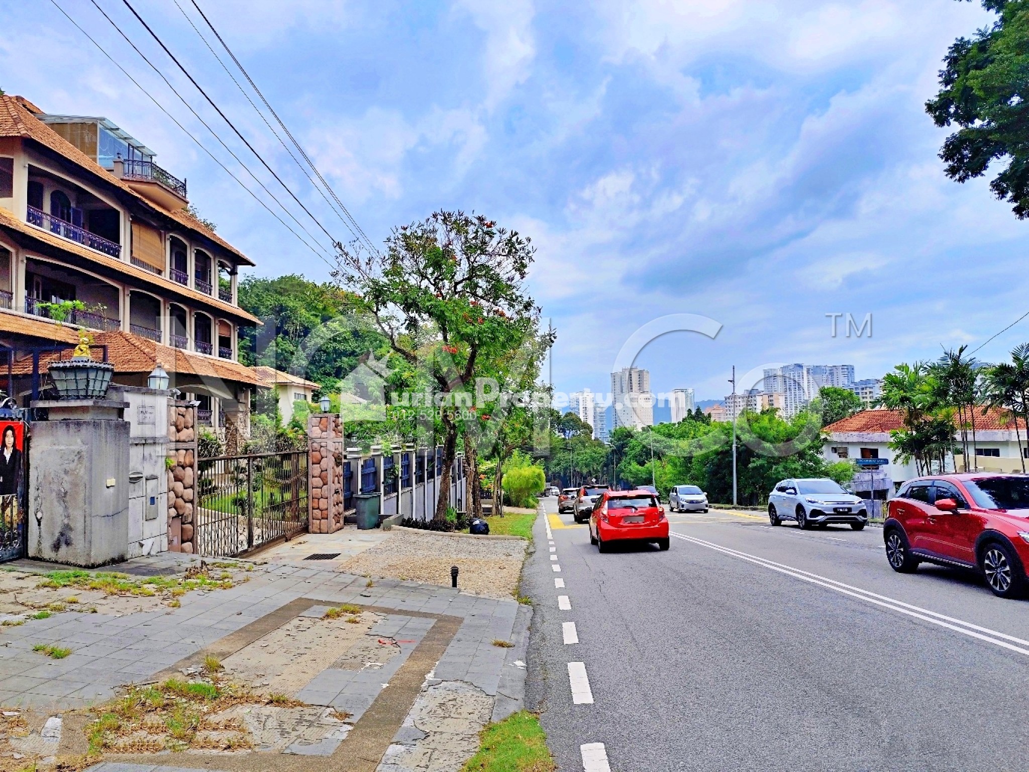 Bungalow House For Auction at Bayan Lepas
