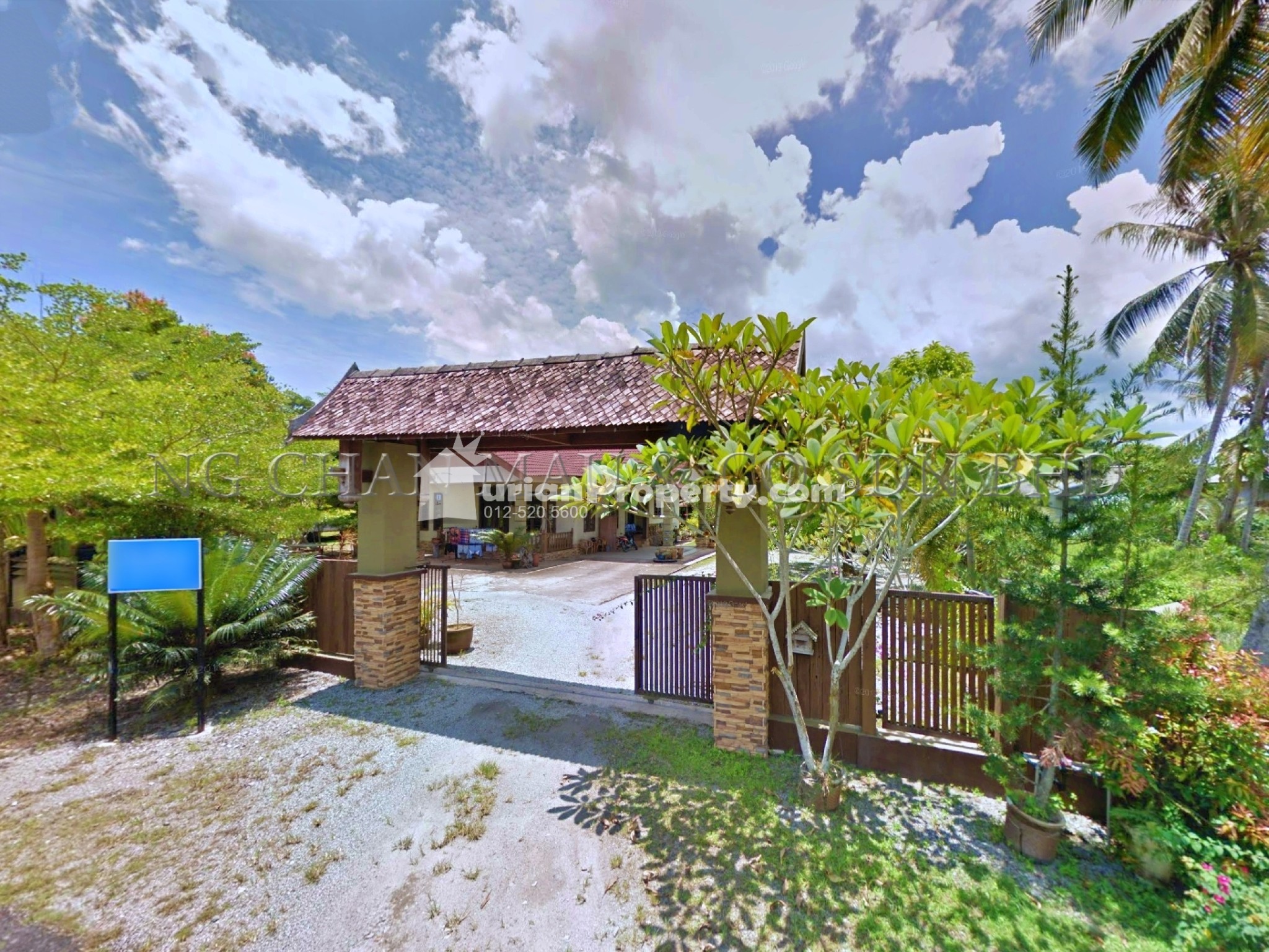 Bungalow House For Auction at Marang