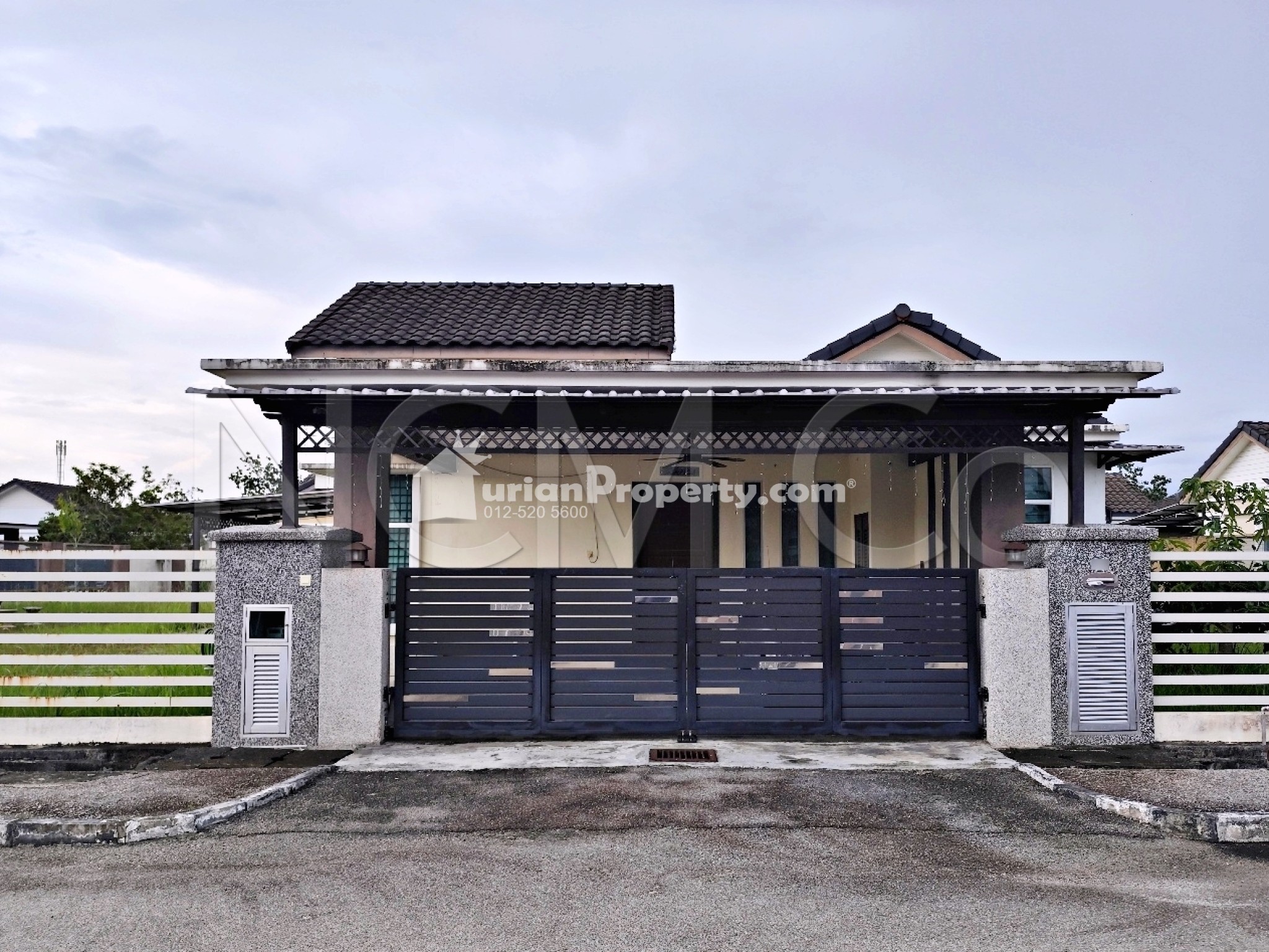 Bungalow House For Auction at Taman Rupawan Indah