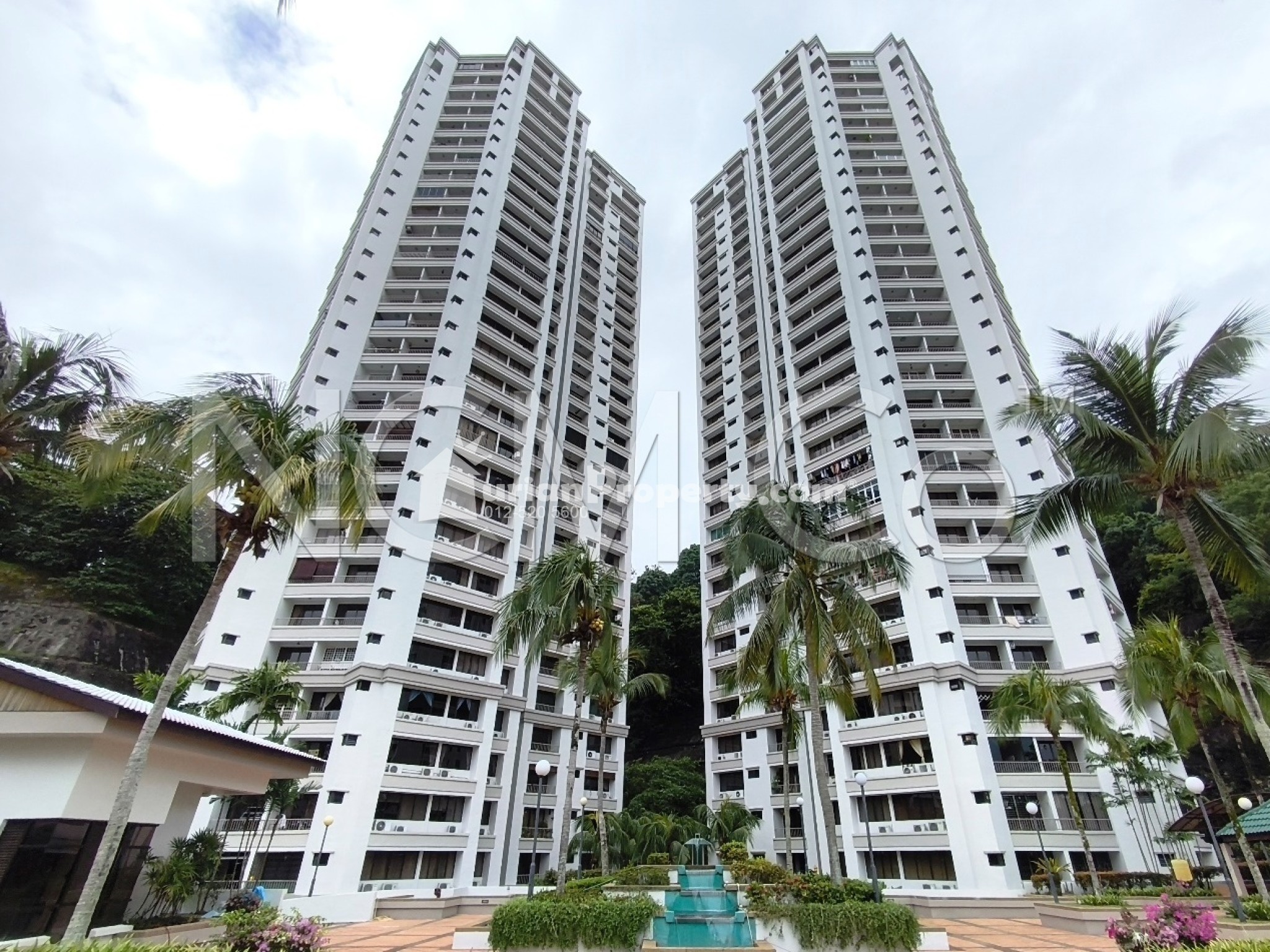 Condo For Auction at Miami Green