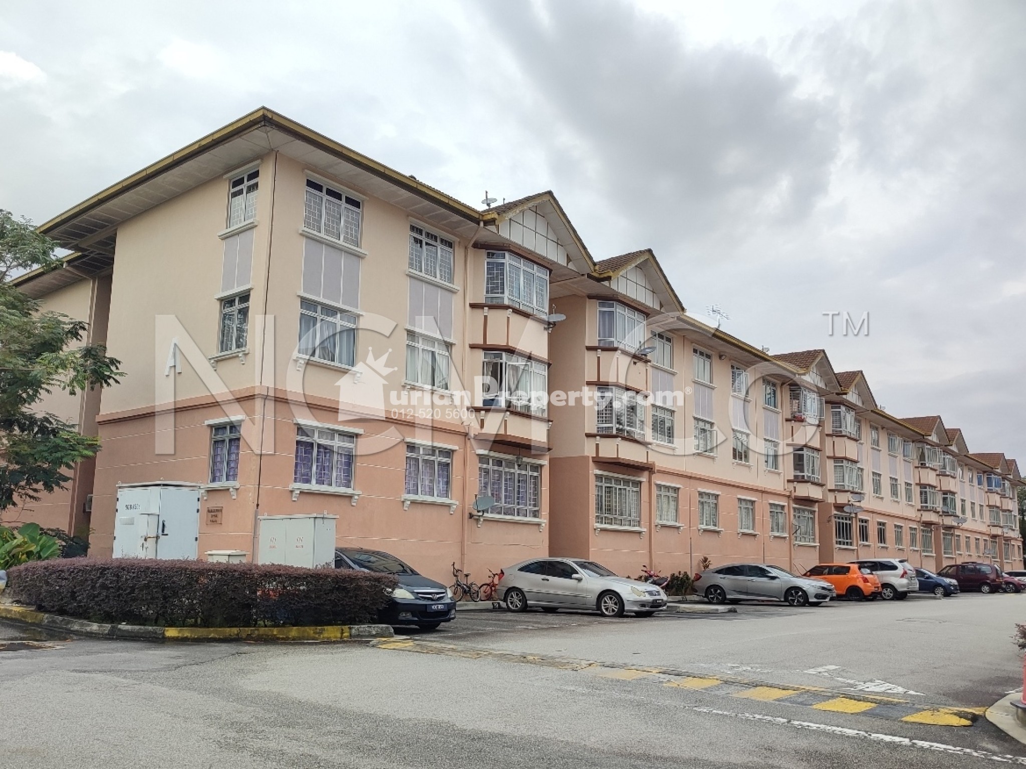 Apartment For Auction at D'Shire Villa