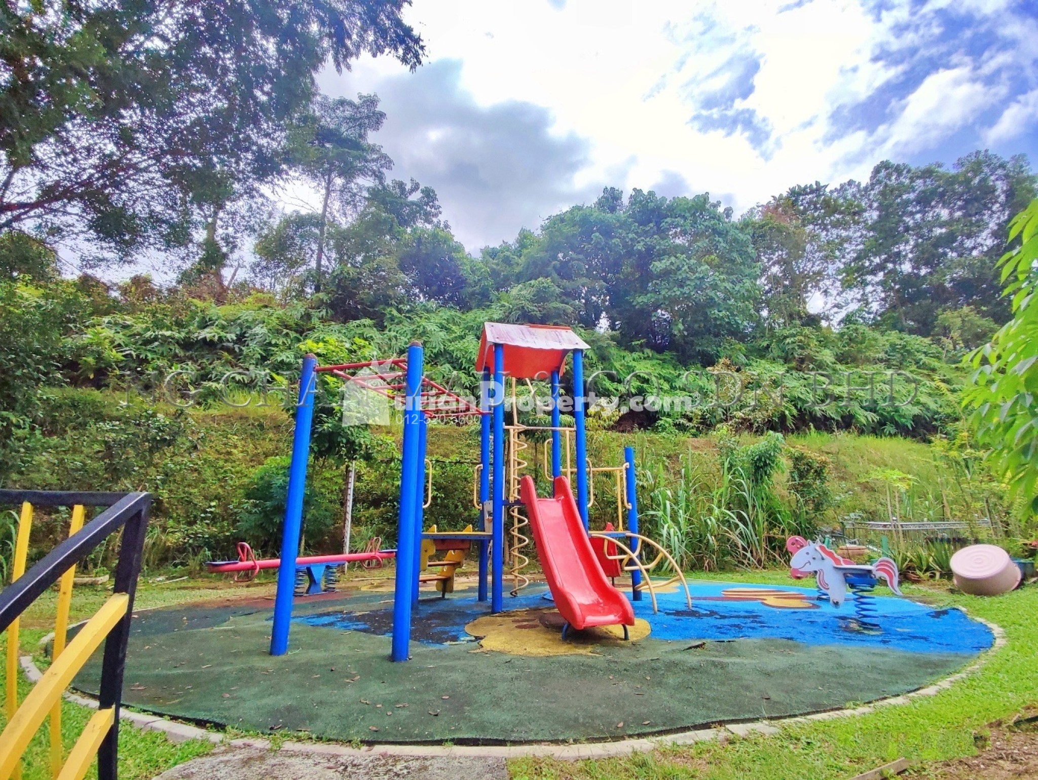 Terrace House For Auction at Desa Sri Bayu