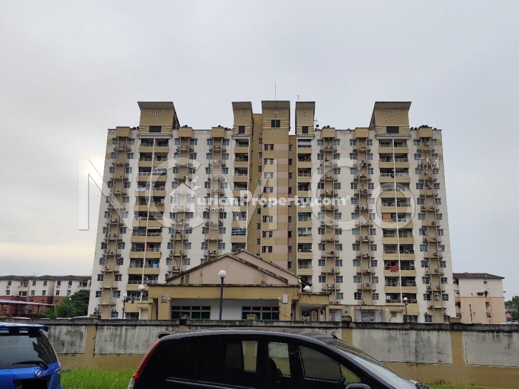 Apartment For Auction at Vistaria Apartment