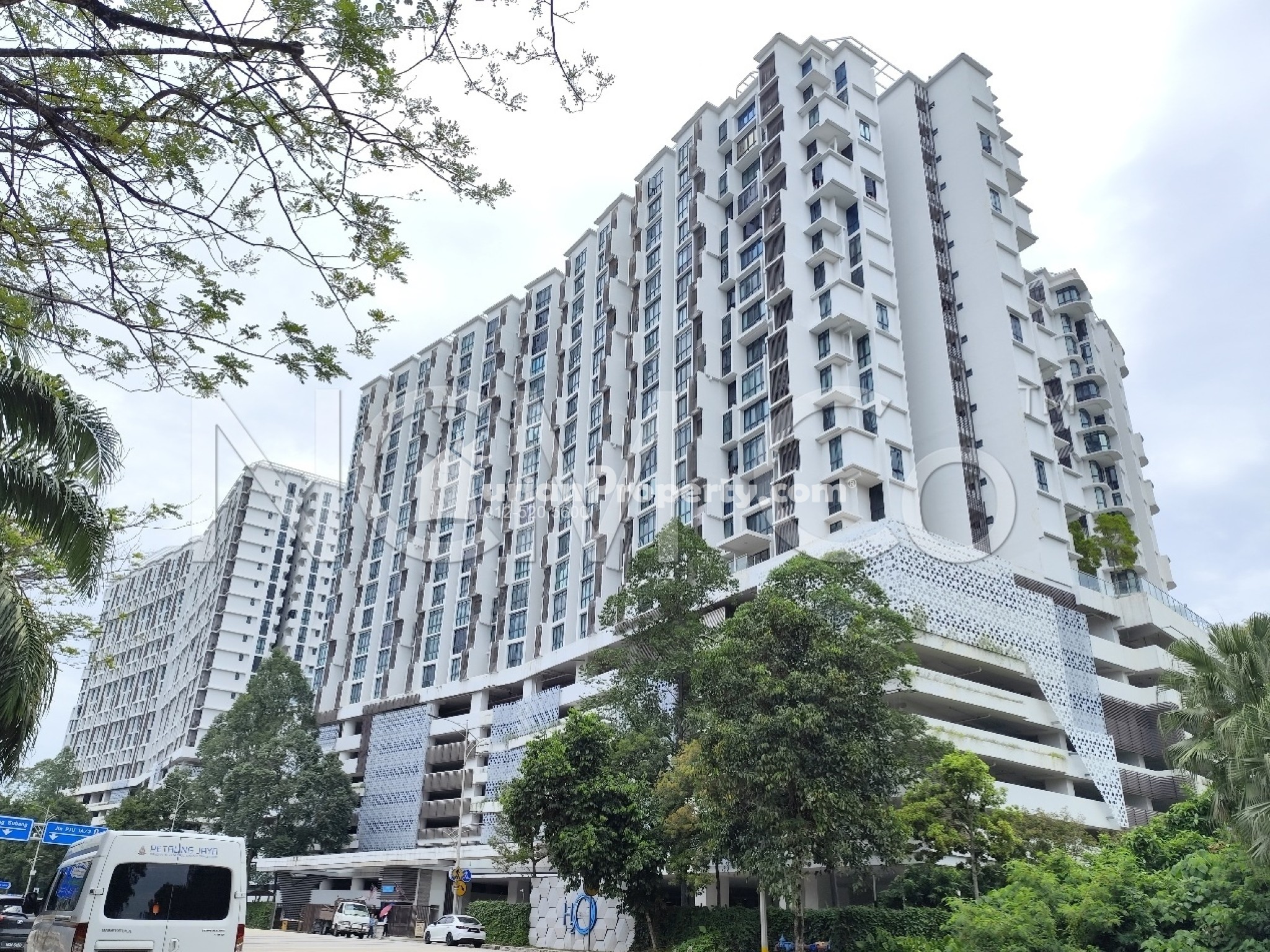 SOHO For Auction at H2O Residences