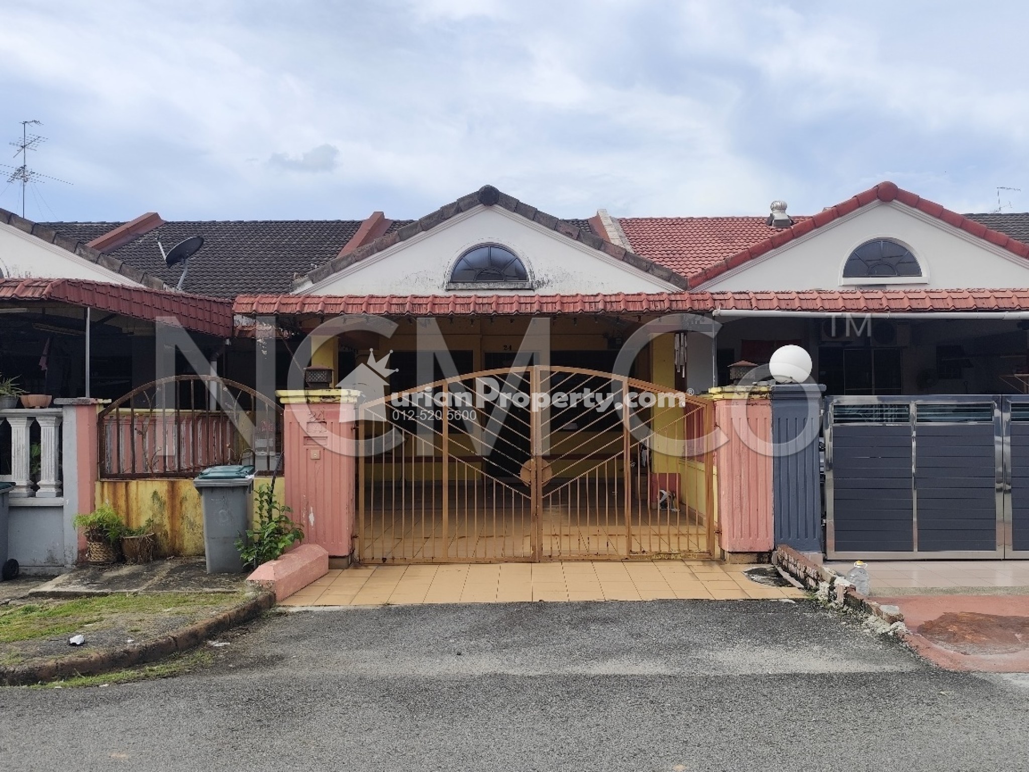 Terrace House For Auction at Taman Perling