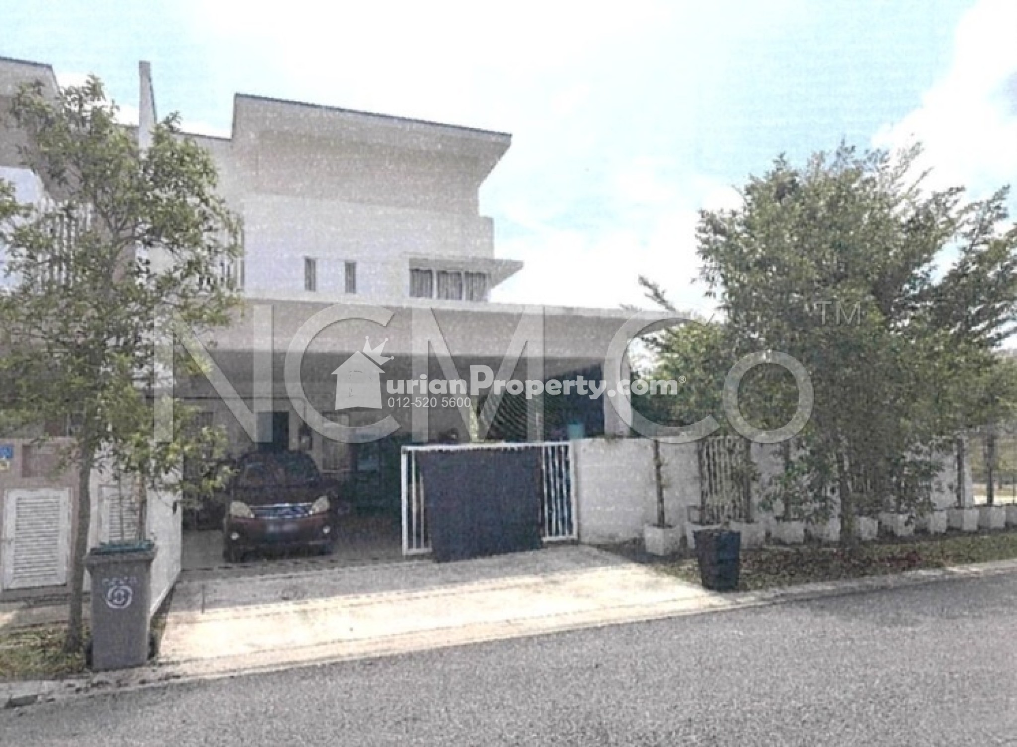 Terrace House For Auction at Suriaman