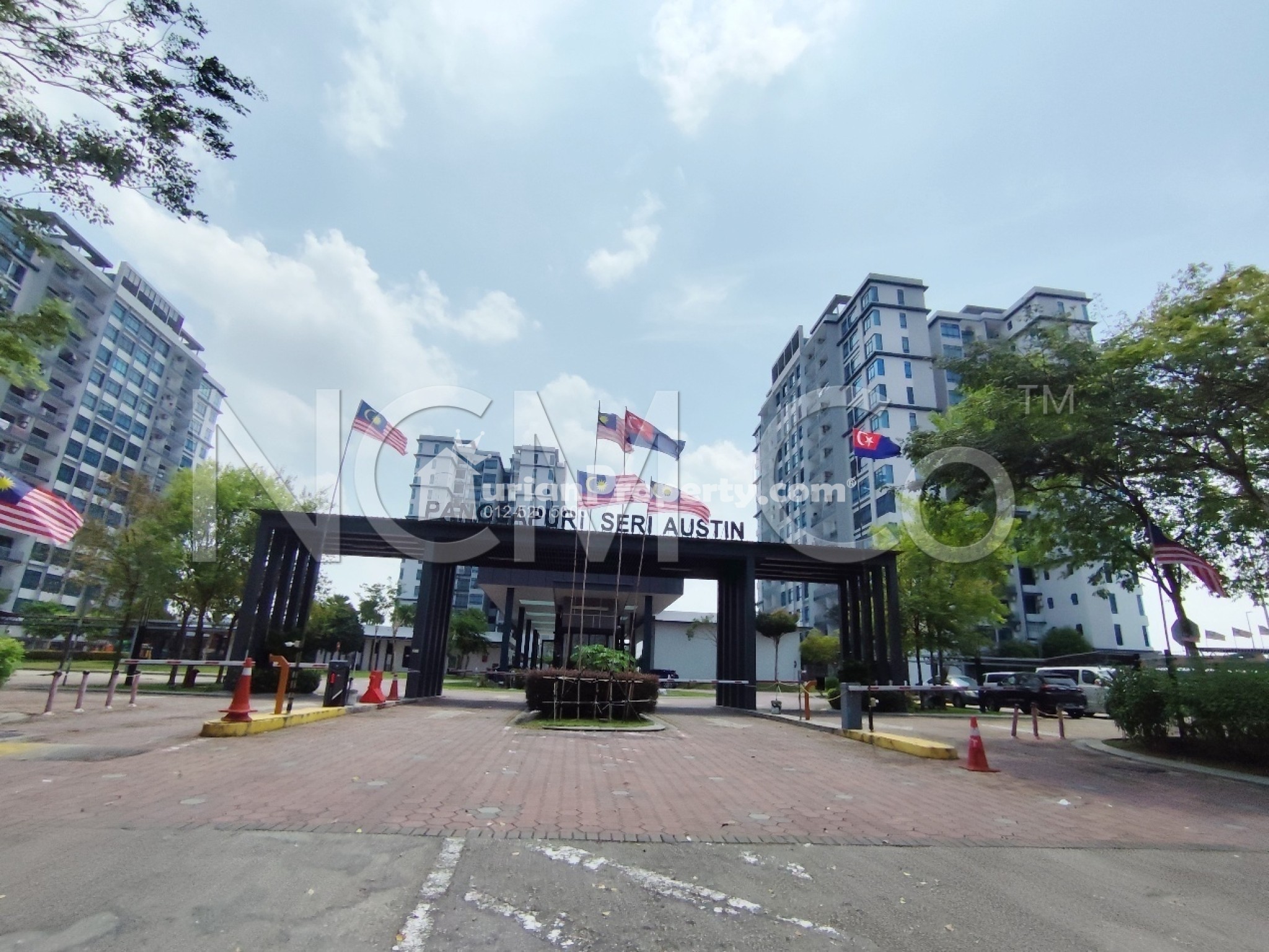 Apartment For Auction at Seri Austin Residences