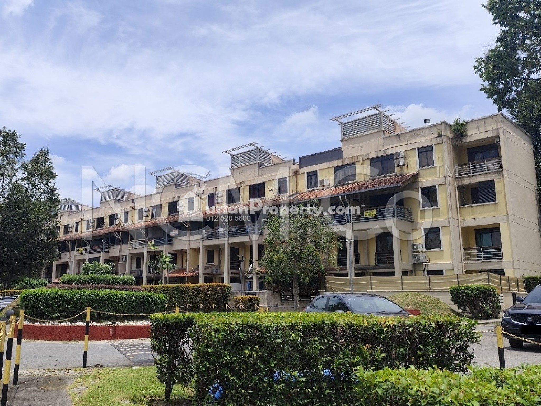 Townhouse For Auction at Cyberia SmartHomes