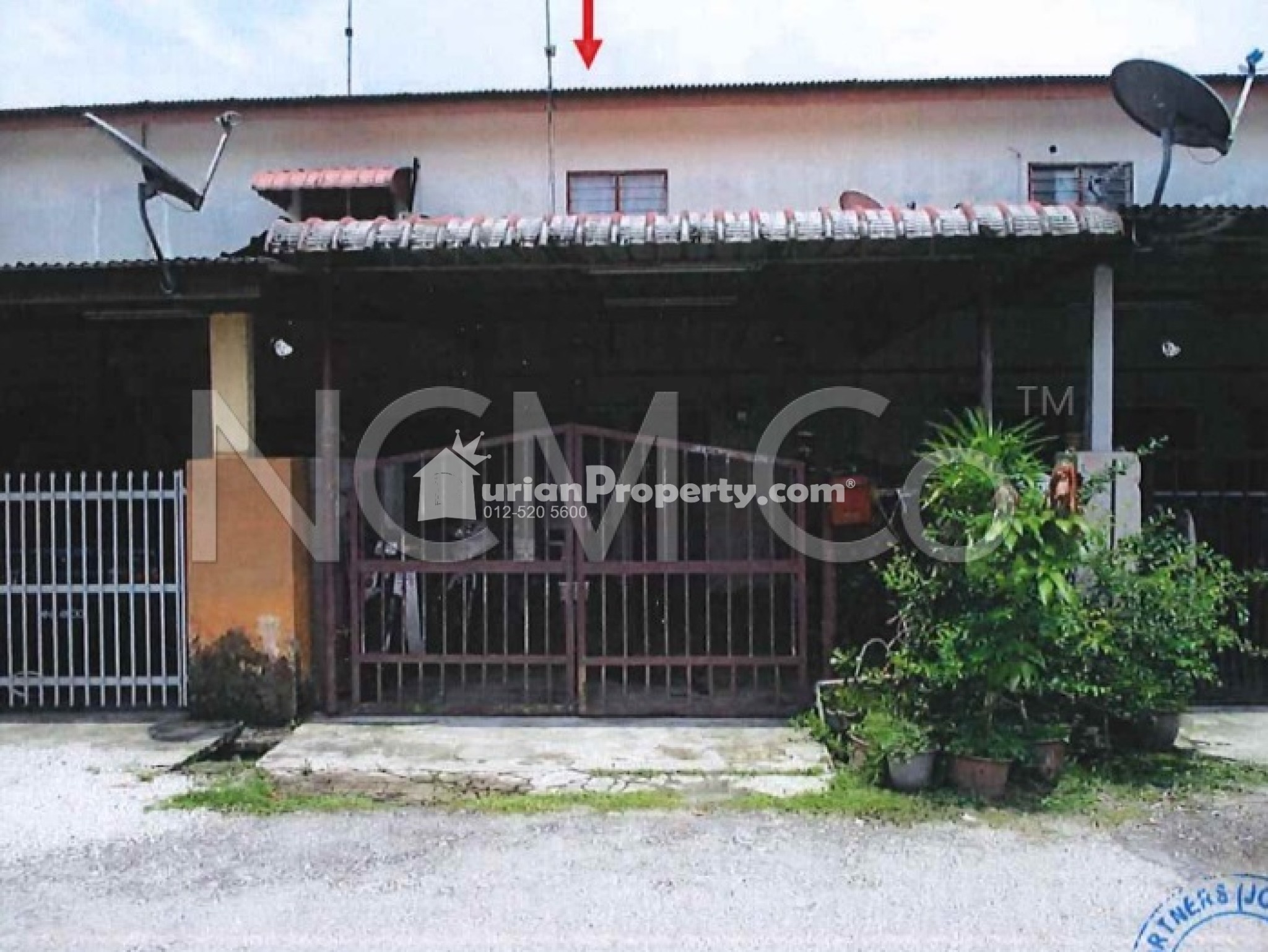 Terrace House For Auction at Tongkang Pechah