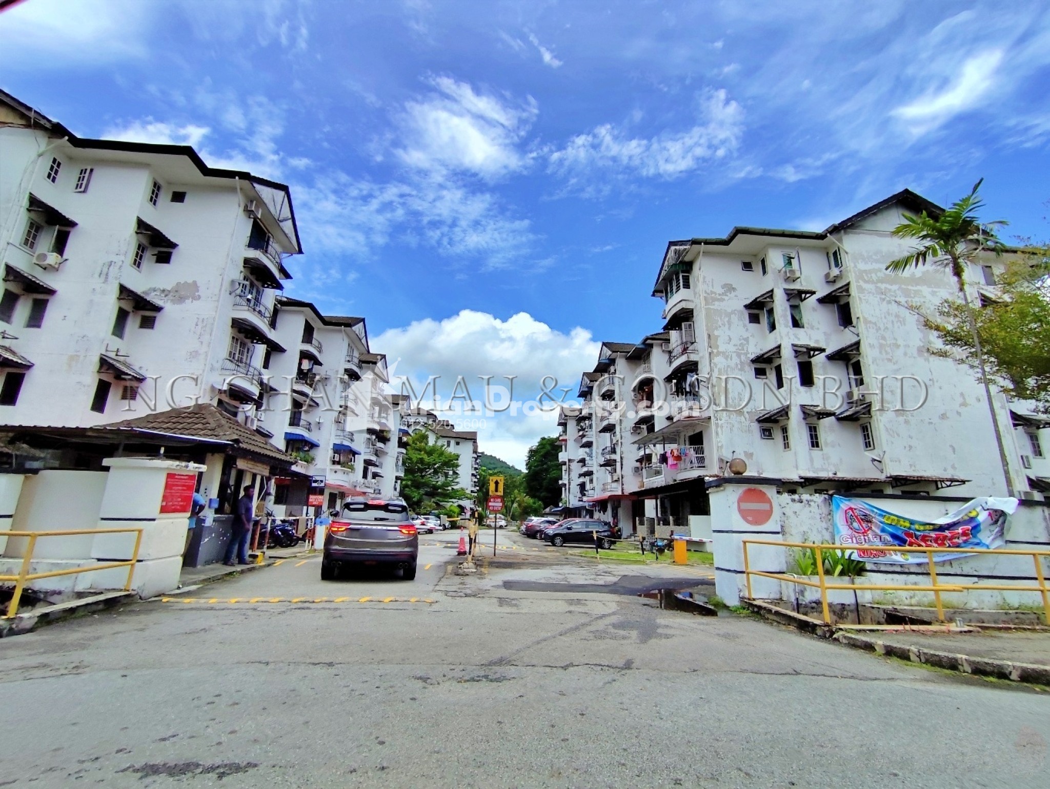 Apartment For Auction at Villa Condo