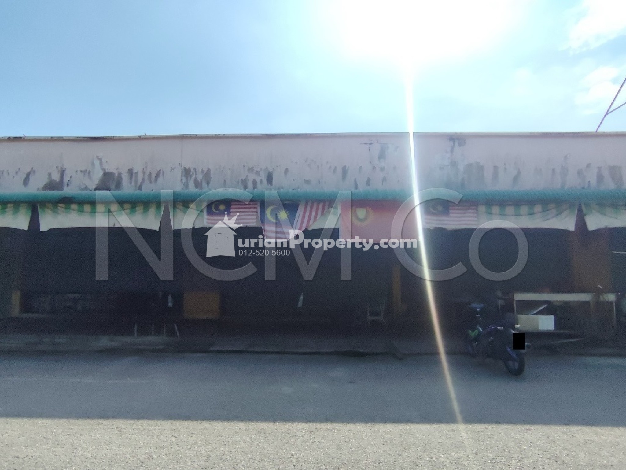 Shop For Auction at Taman Mutiara