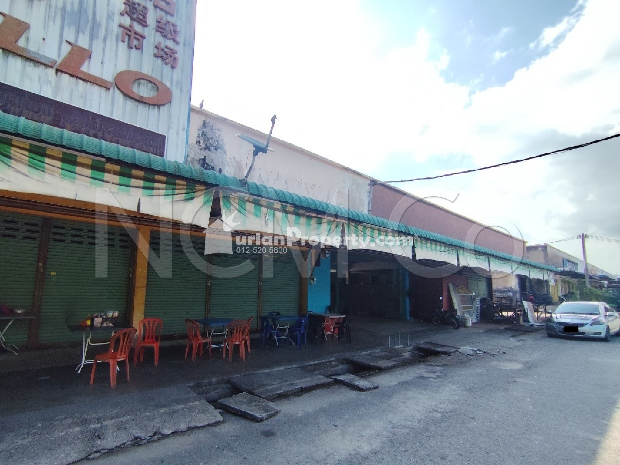 Shop For Auction at Taman Mutiara