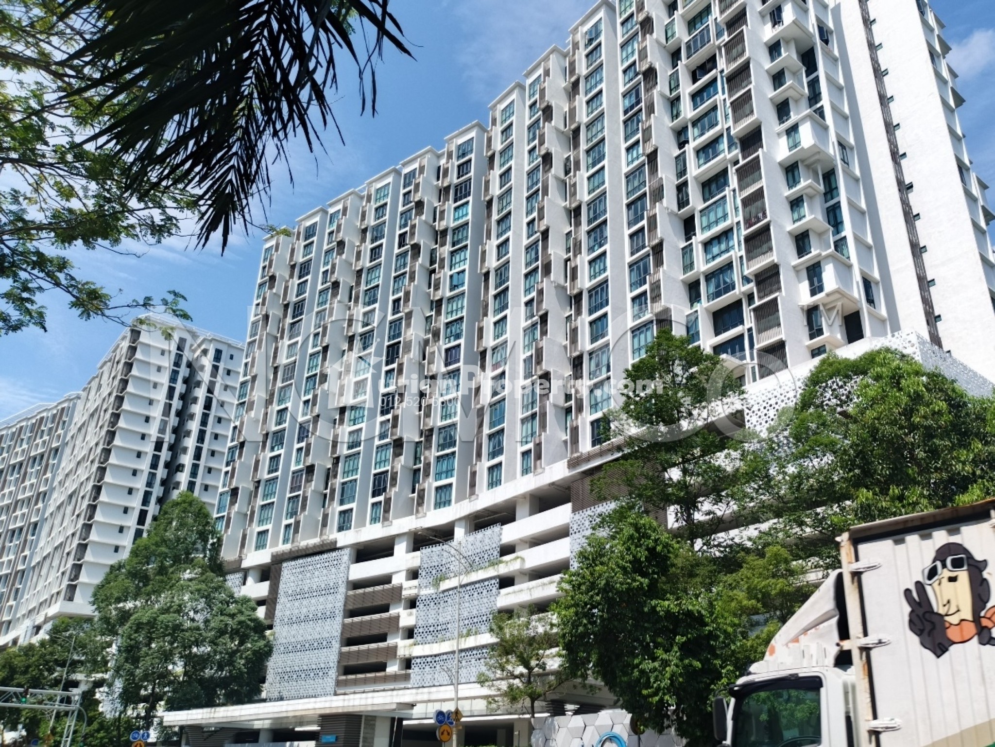 SOHO For Auction at H2O Residences