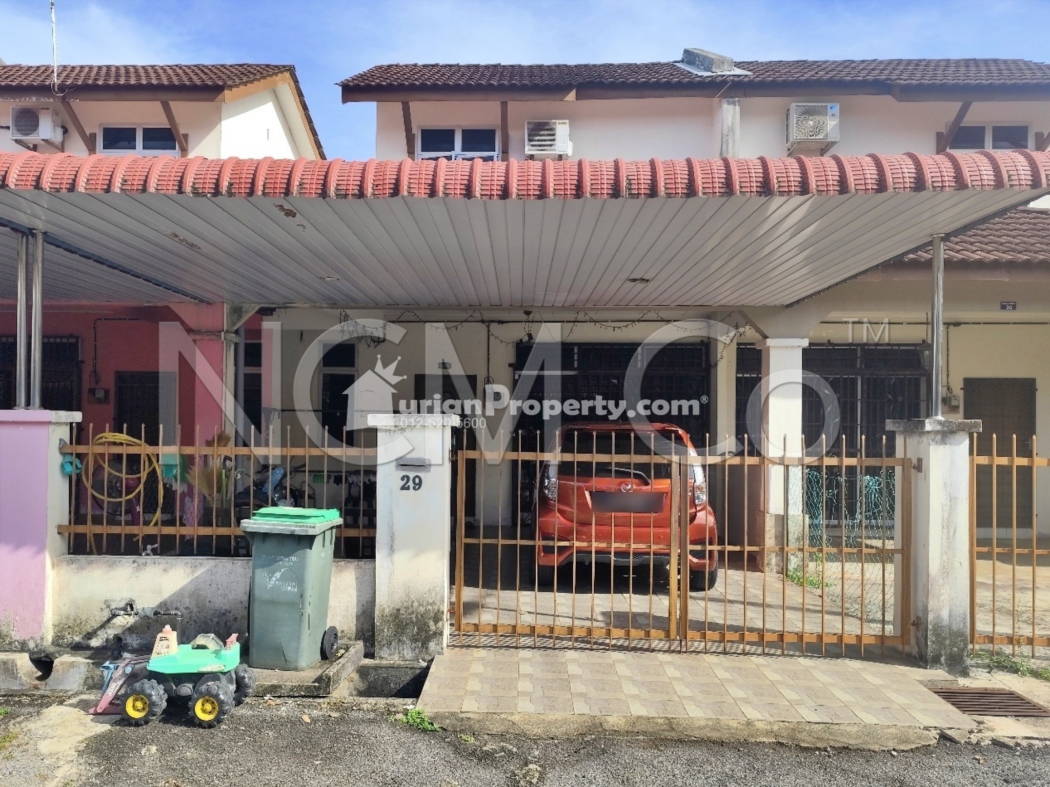 Terrace House For Auction at Taman Kempas
