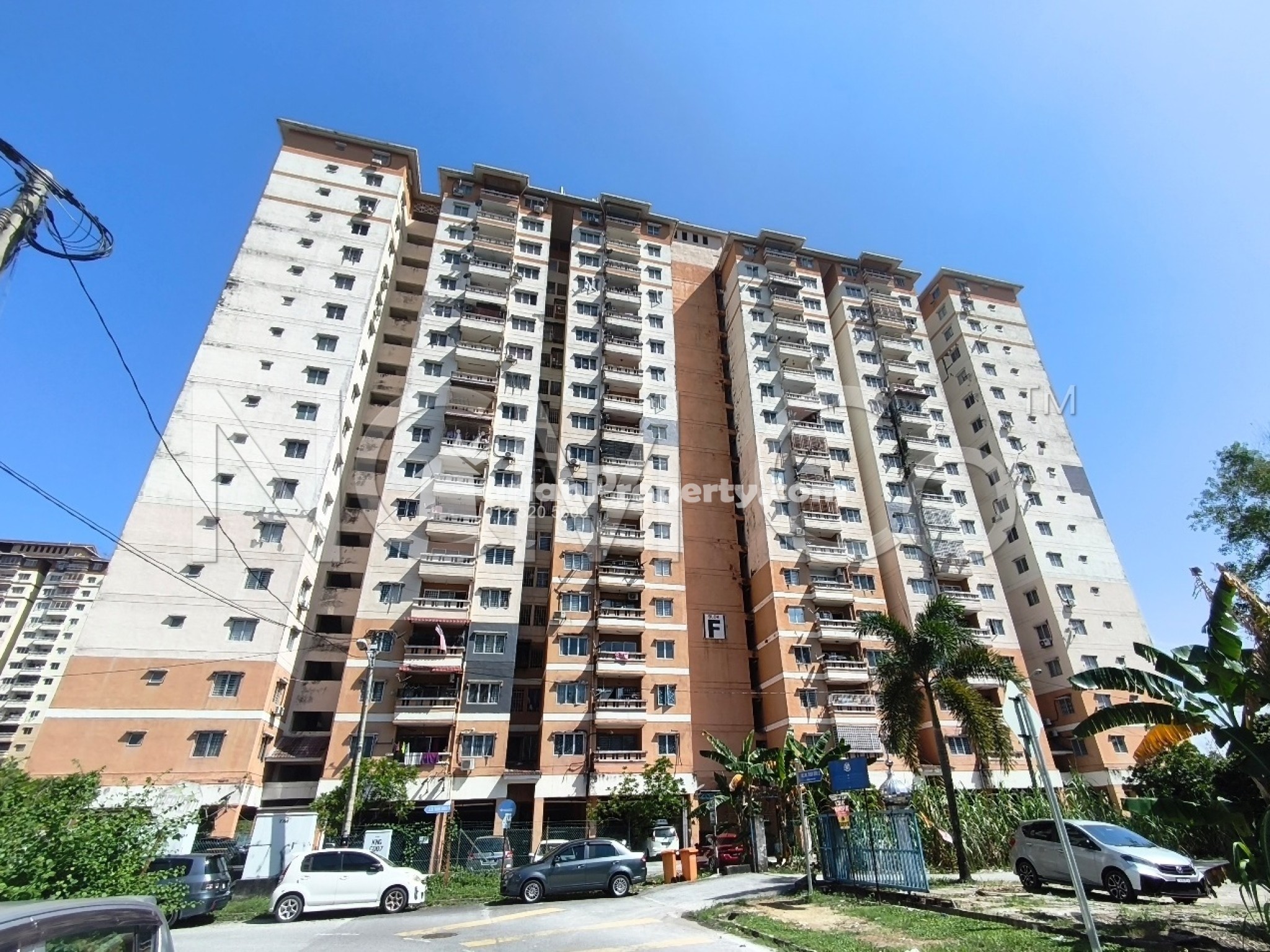Apartment For Auction at Laguna Biru