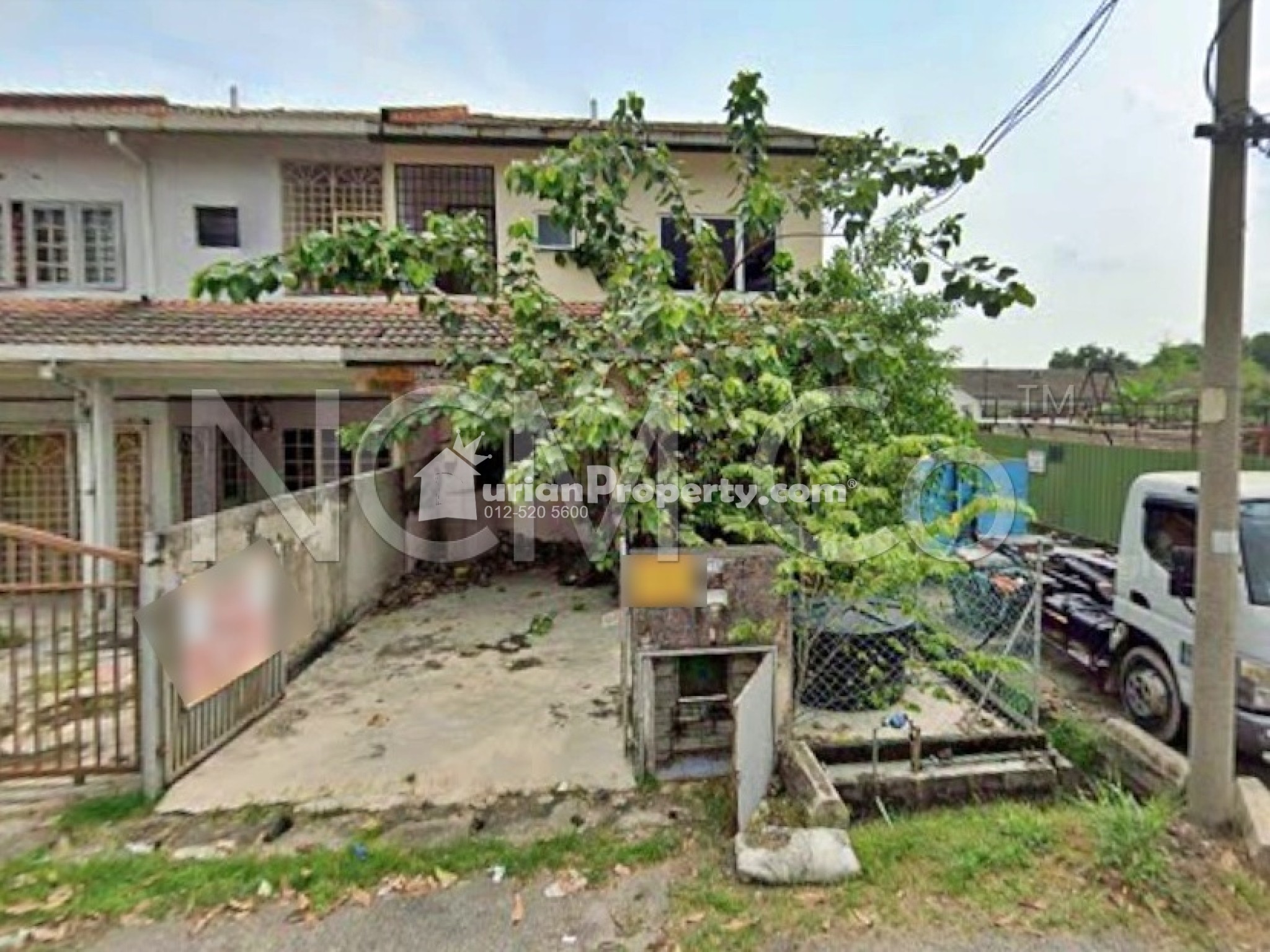 Terrace House For Auction at Pekan Meru