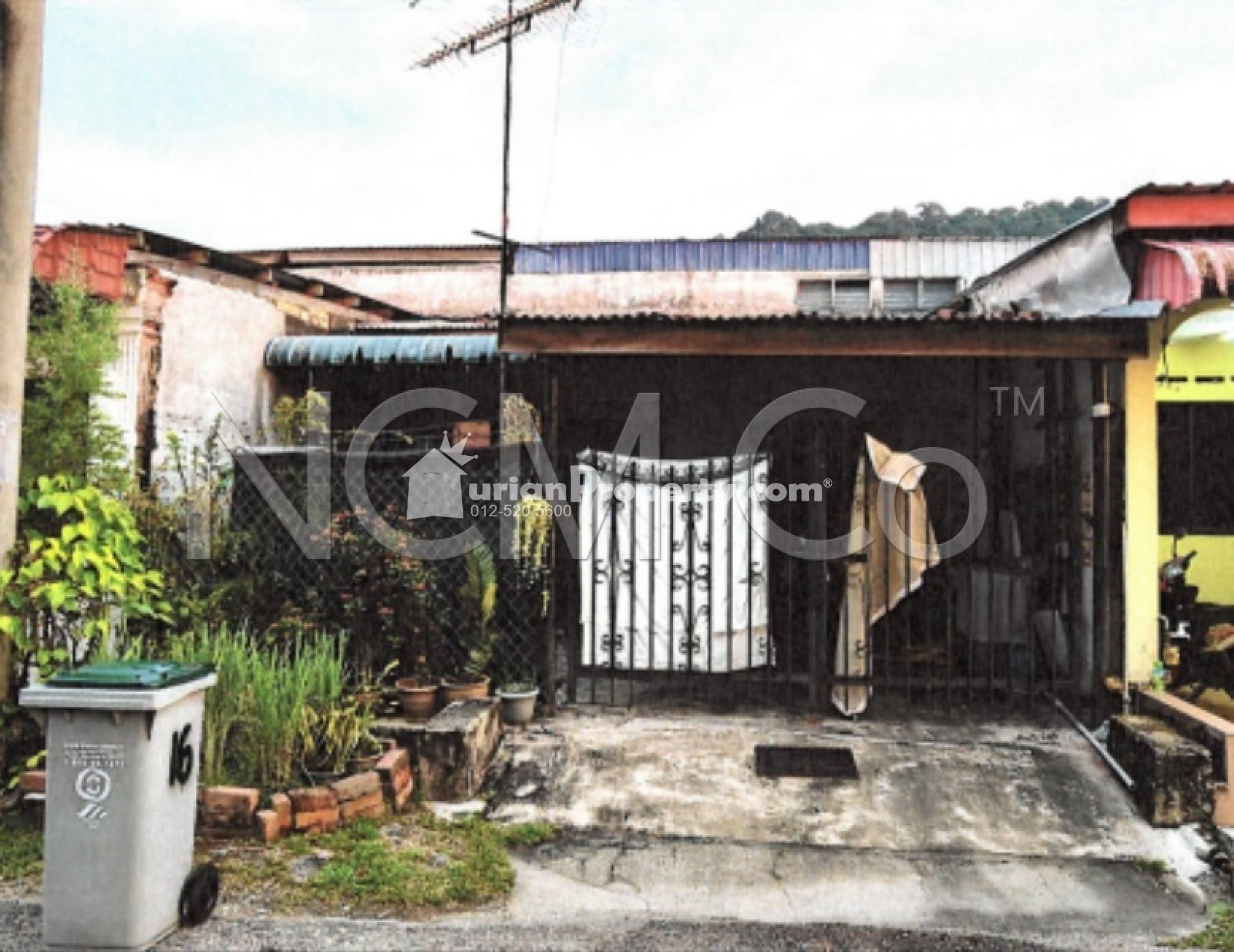 Terrace House For Auction at Taman Sentosa