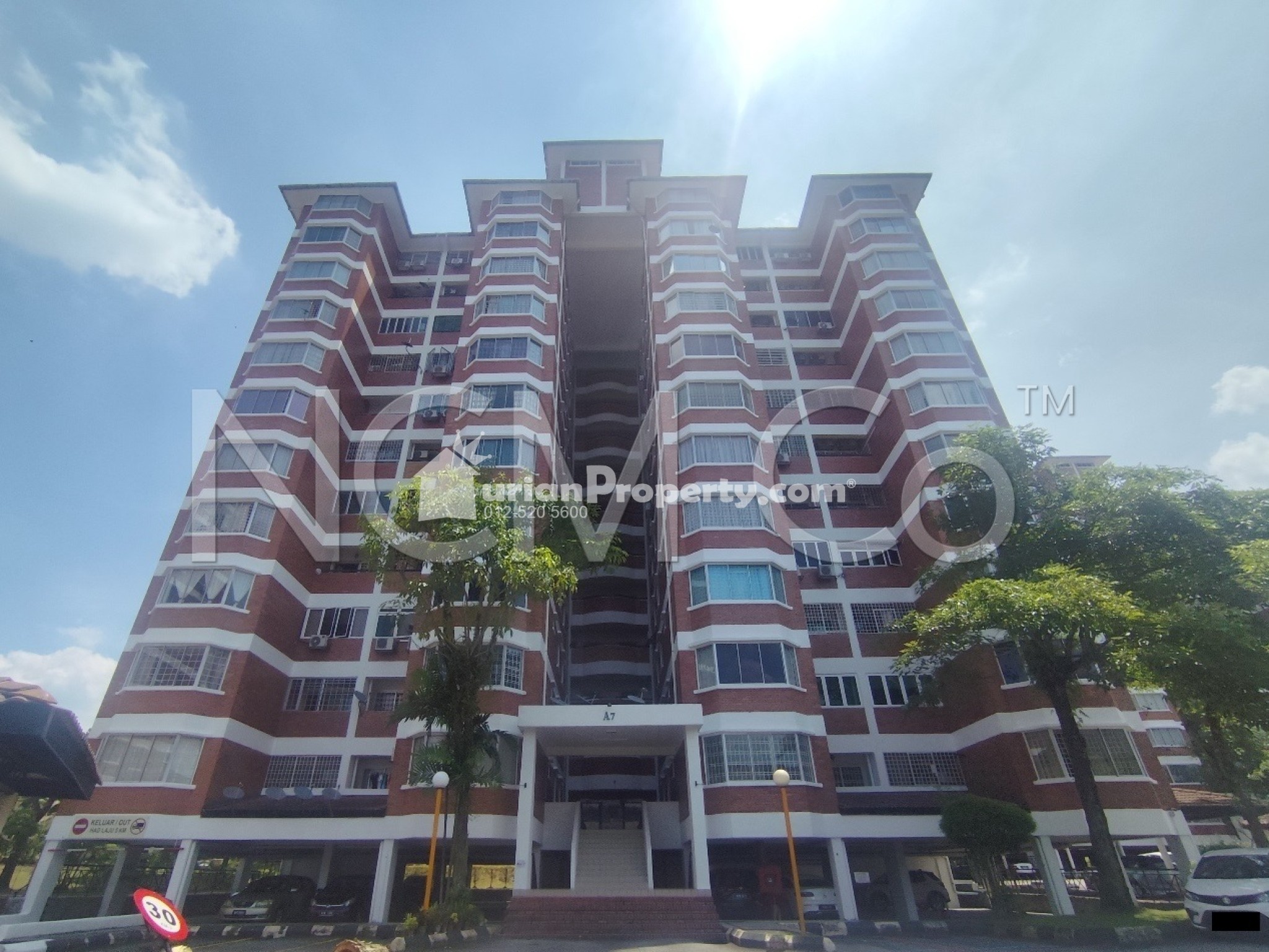 Condo For Auction at Green Acre Park