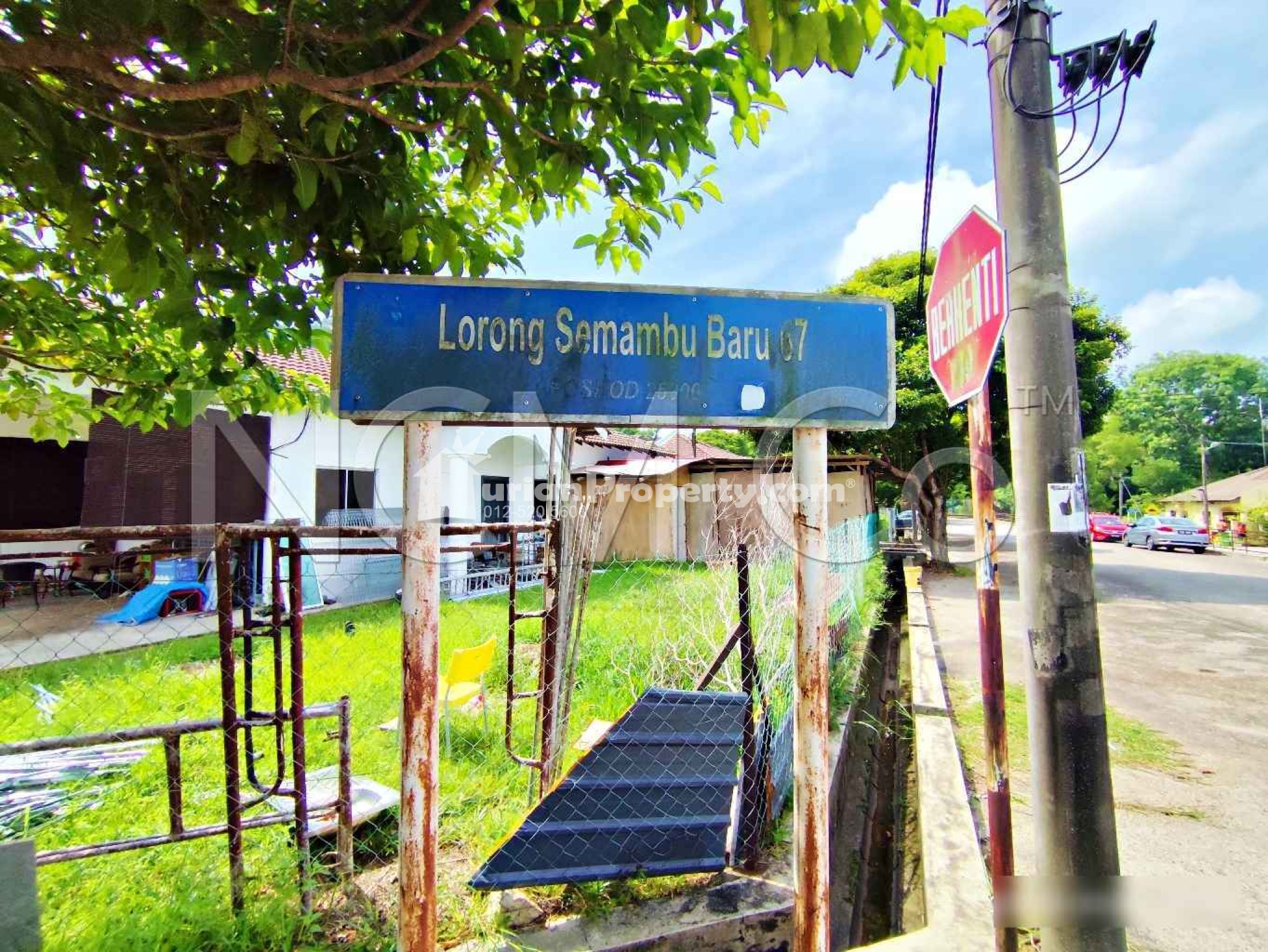 Terrace House For Auction at Taman Semambu