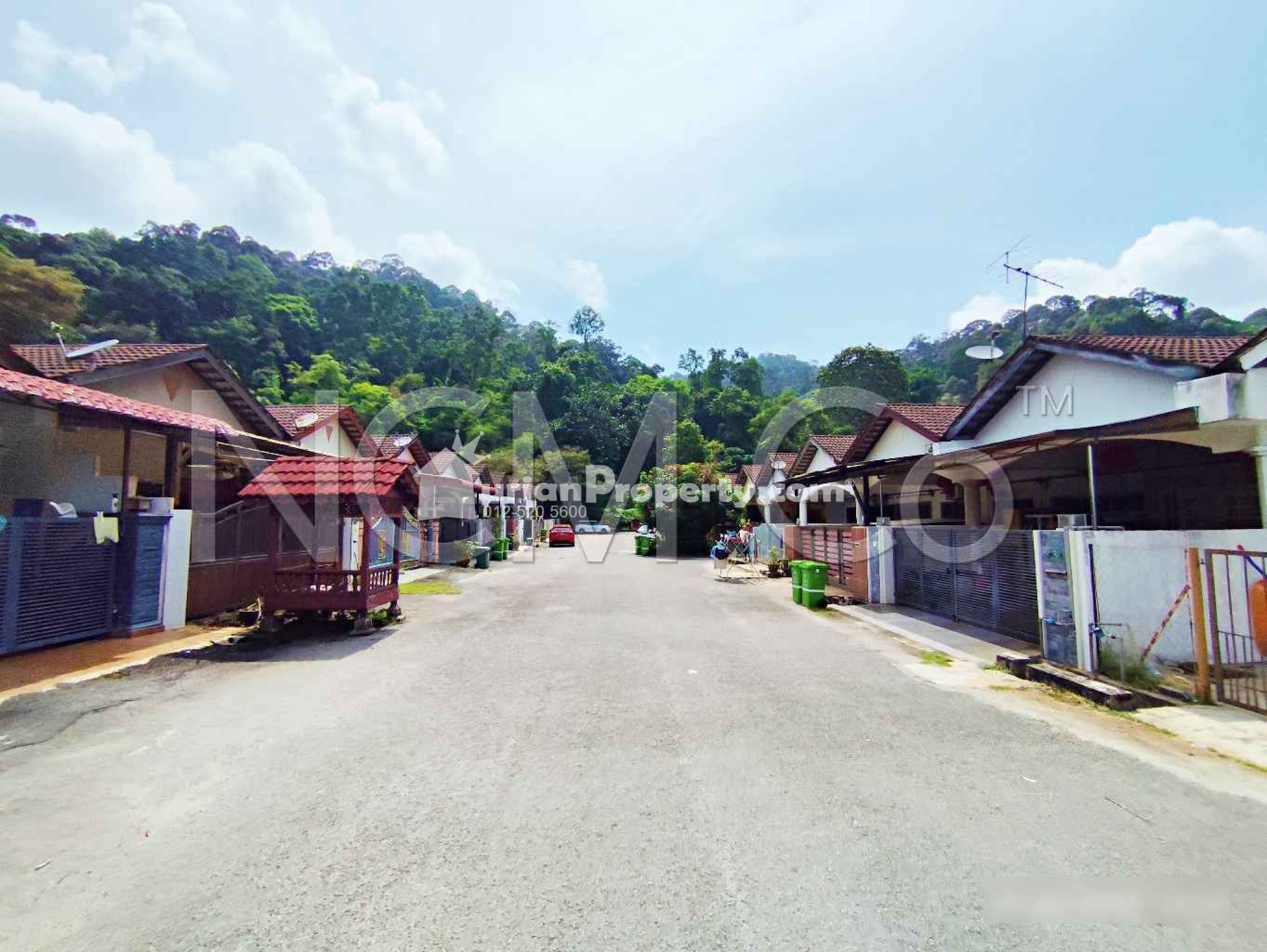 Terrace House For Auction at Taman Semambu