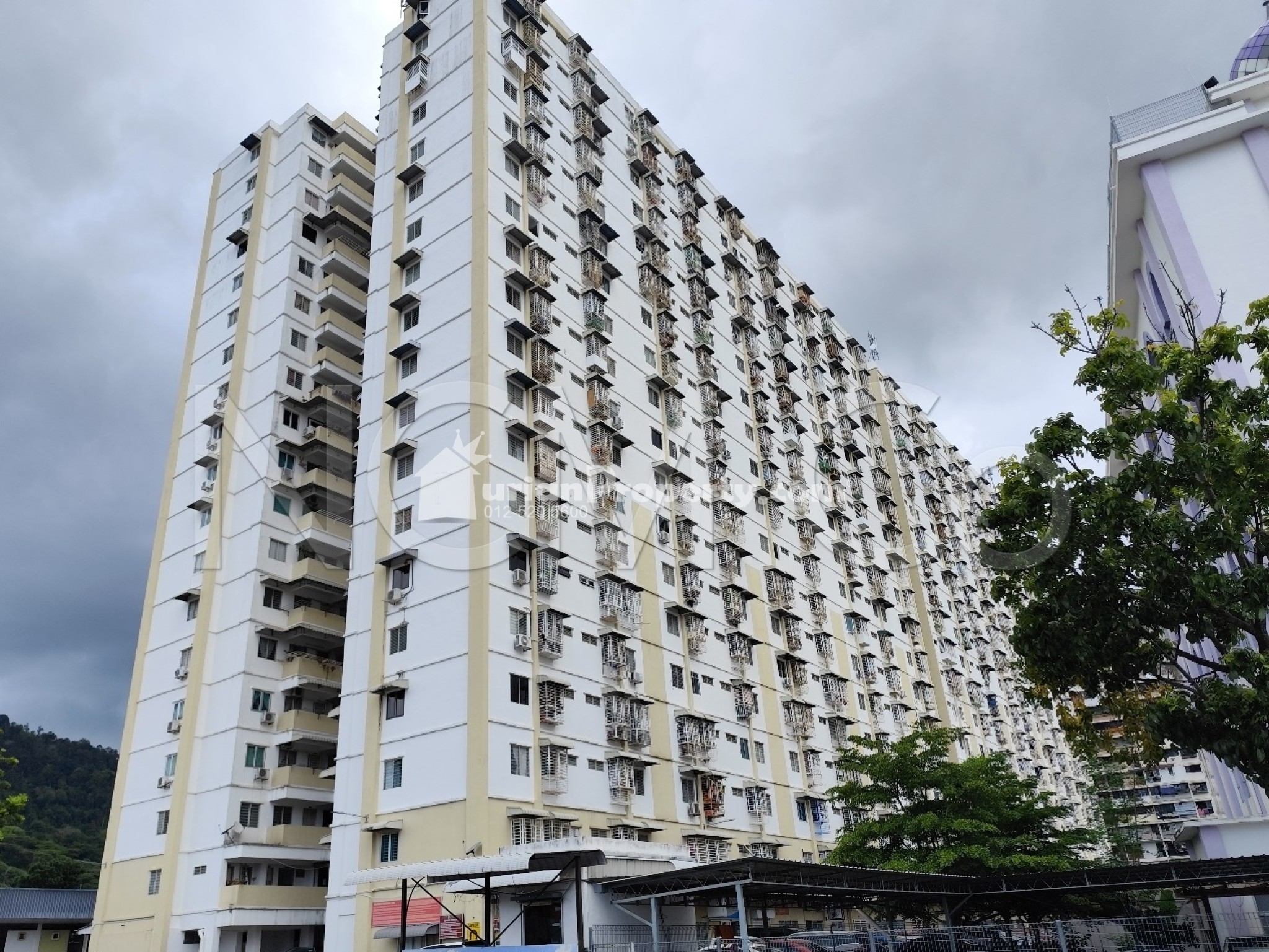 Flat For Auction at I-Park Apartment