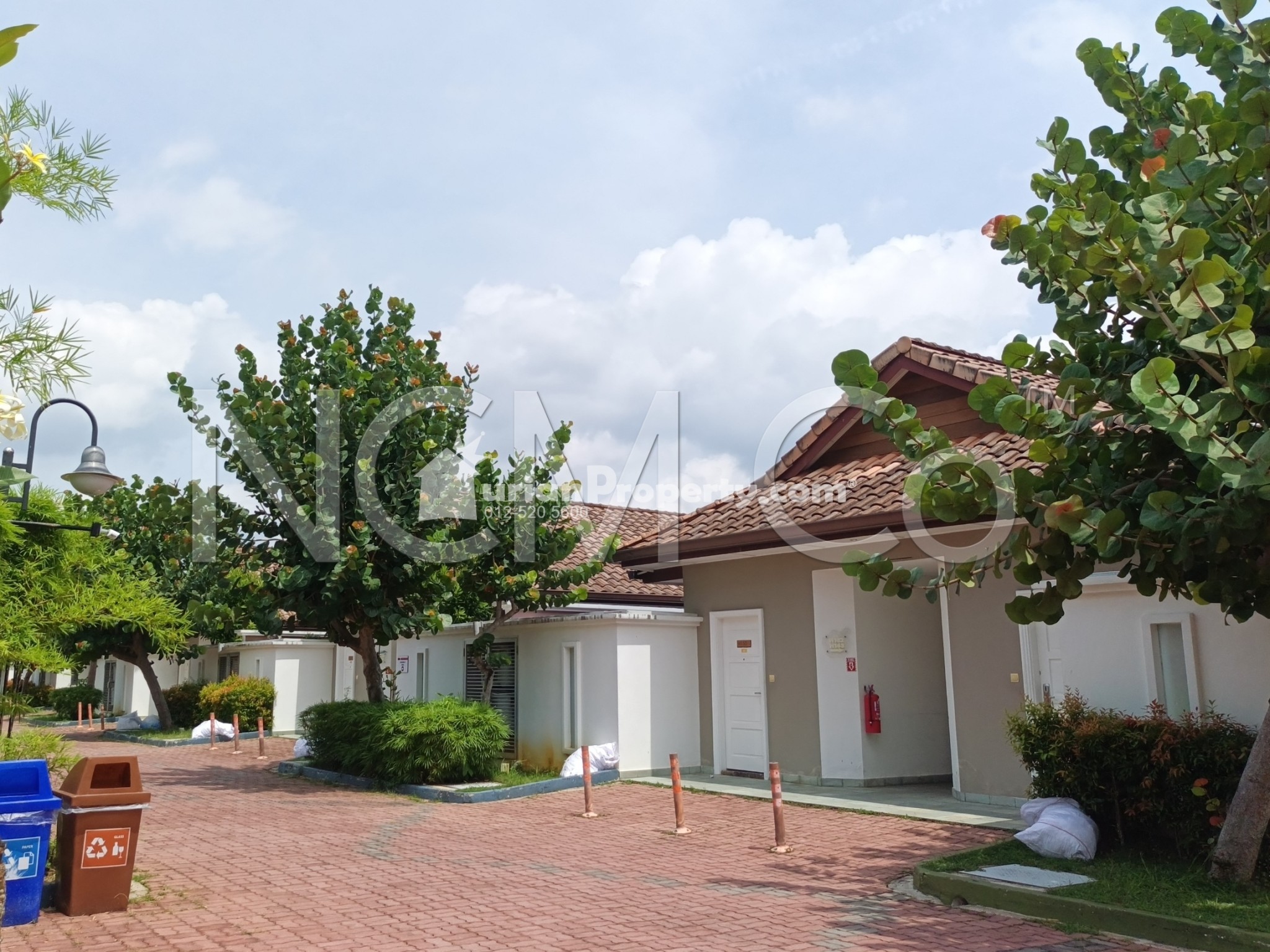 Hotel For Auction at Grand Lexis