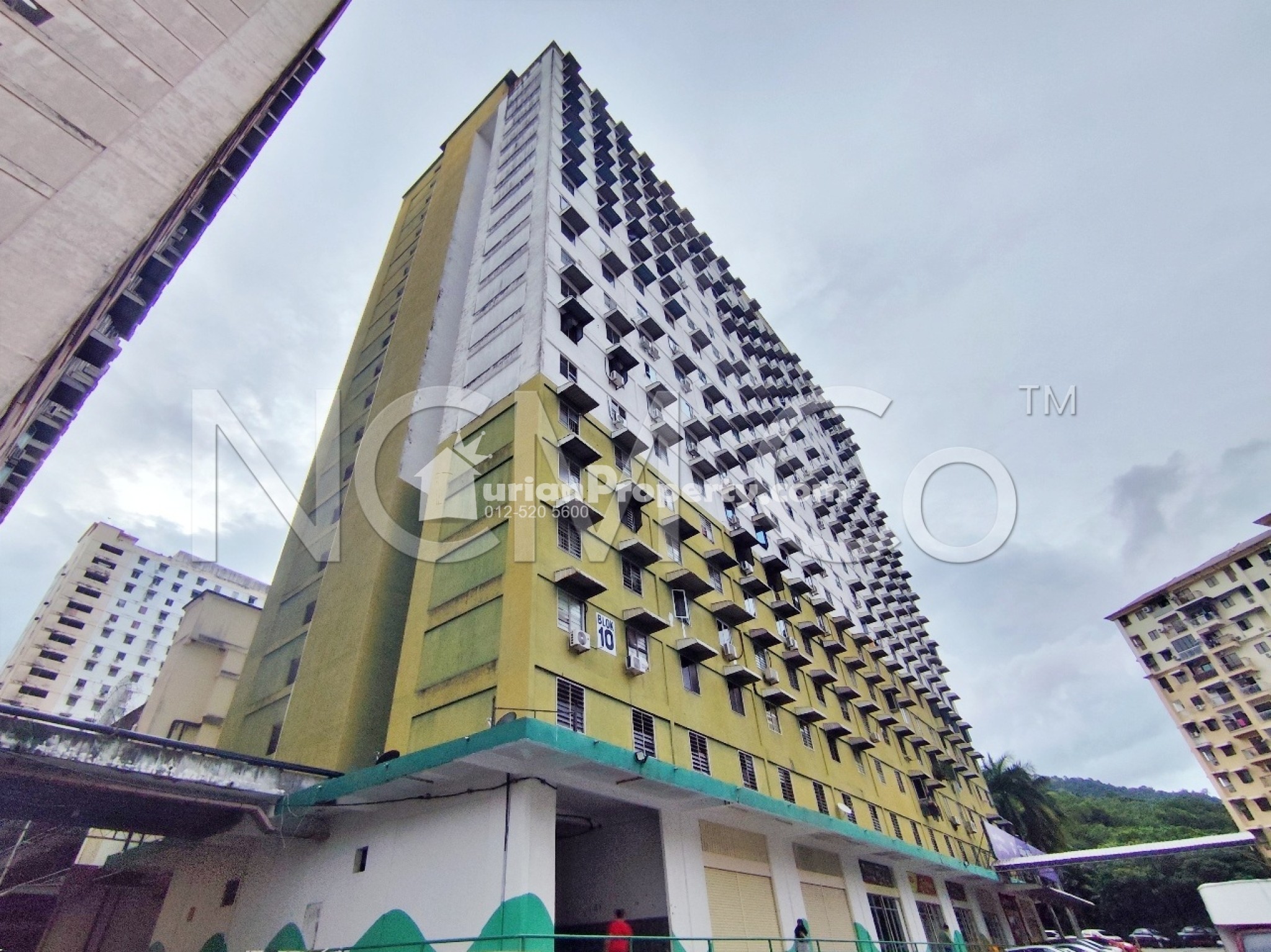 Flat For Auction at Taman Alor Vista