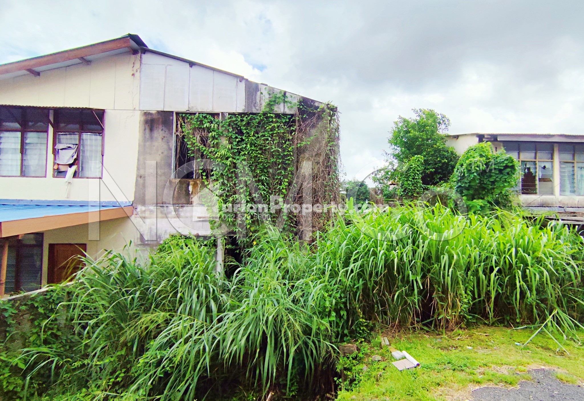 Terrace House For Auction at Taman Jujur