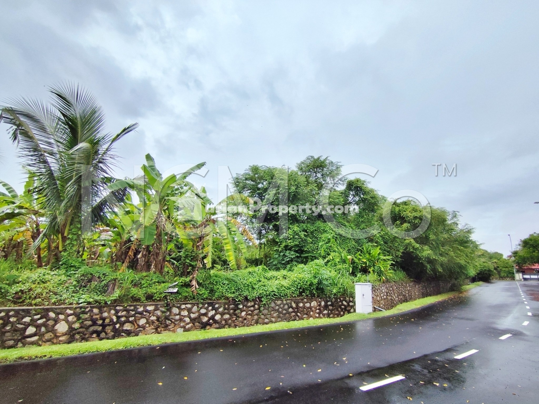 Residential Land For Auction at Kota Seriemas
