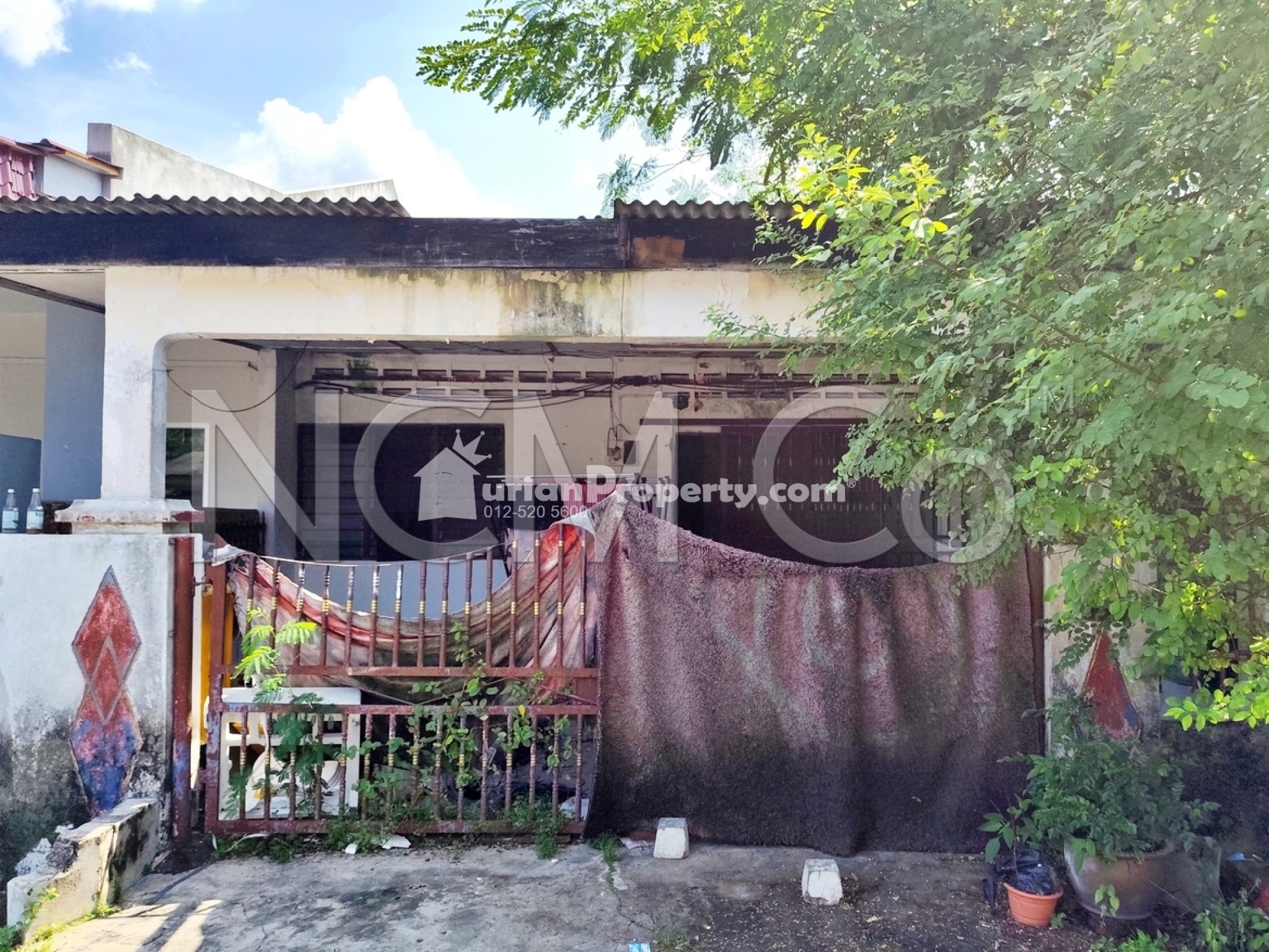 Terrace House For Auction at Taman Lintang