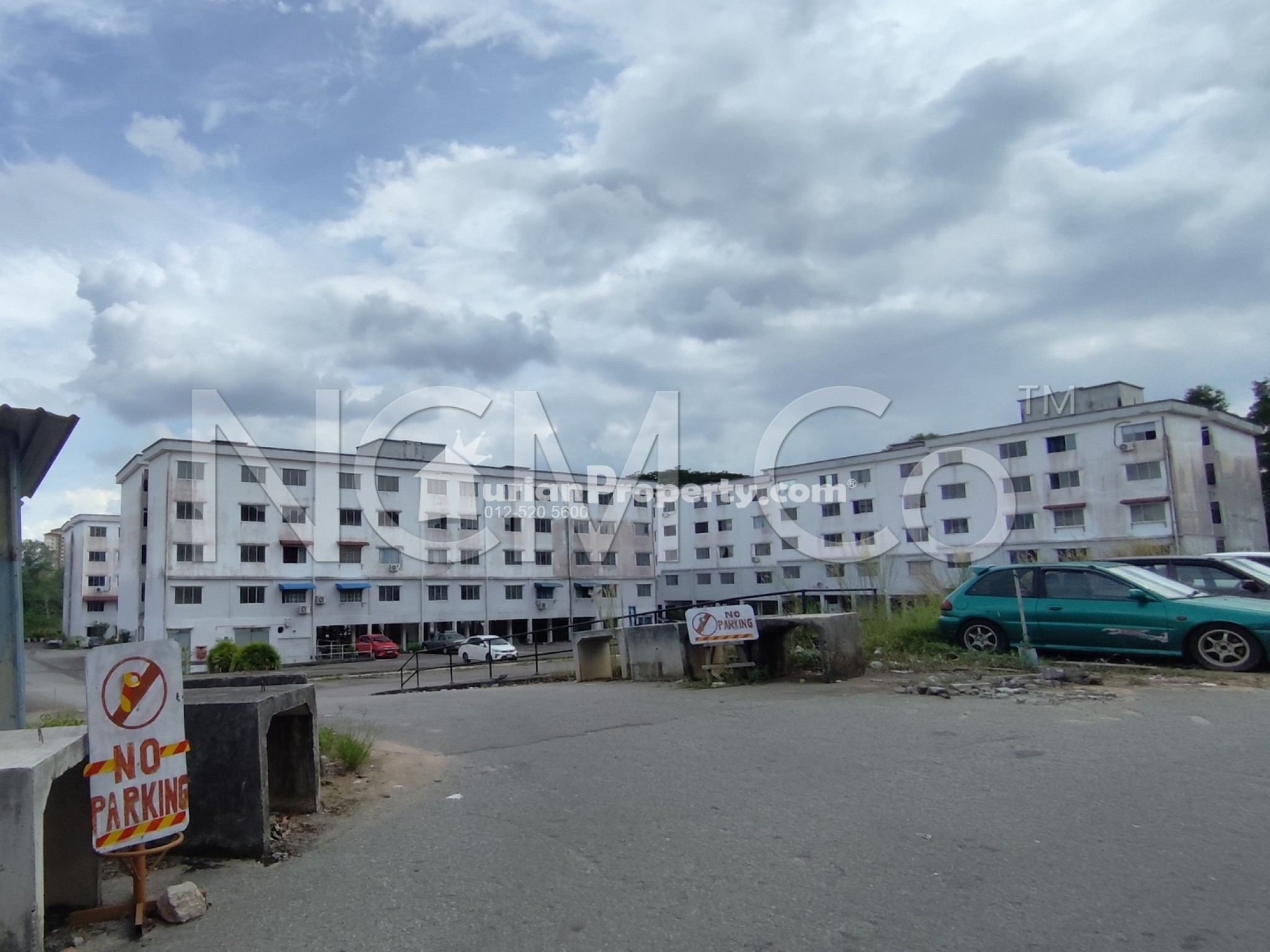 Flat For Auction at Taman Desa Kempas